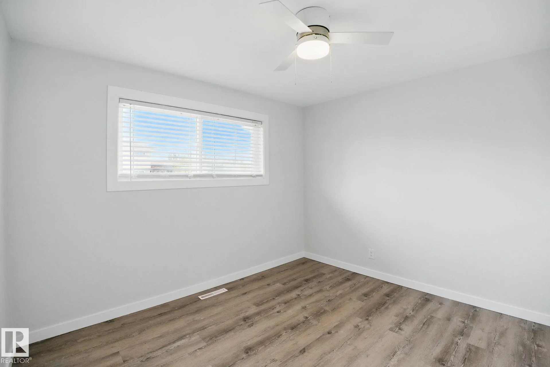 10407 136 AVE