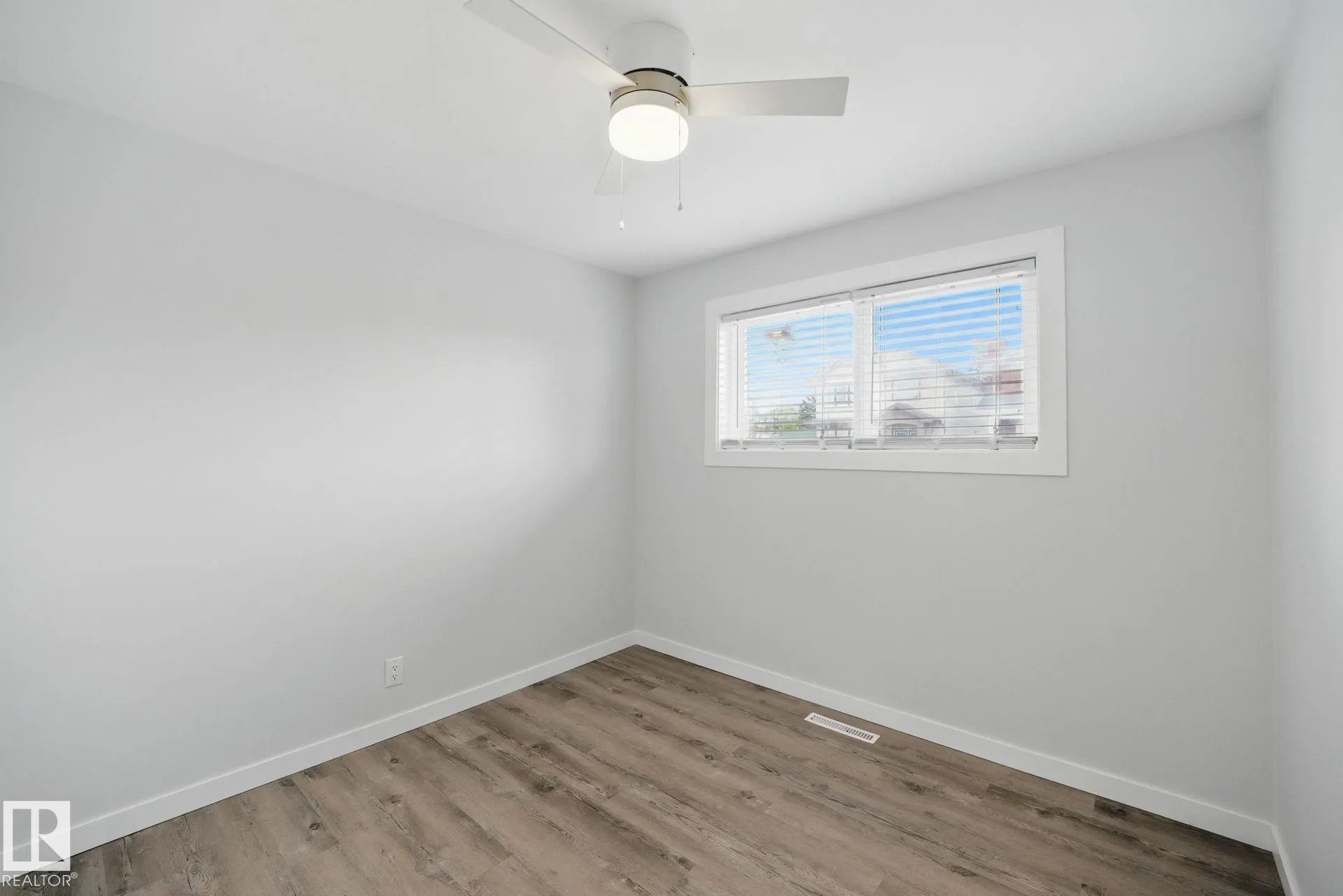 10407 136 AVE