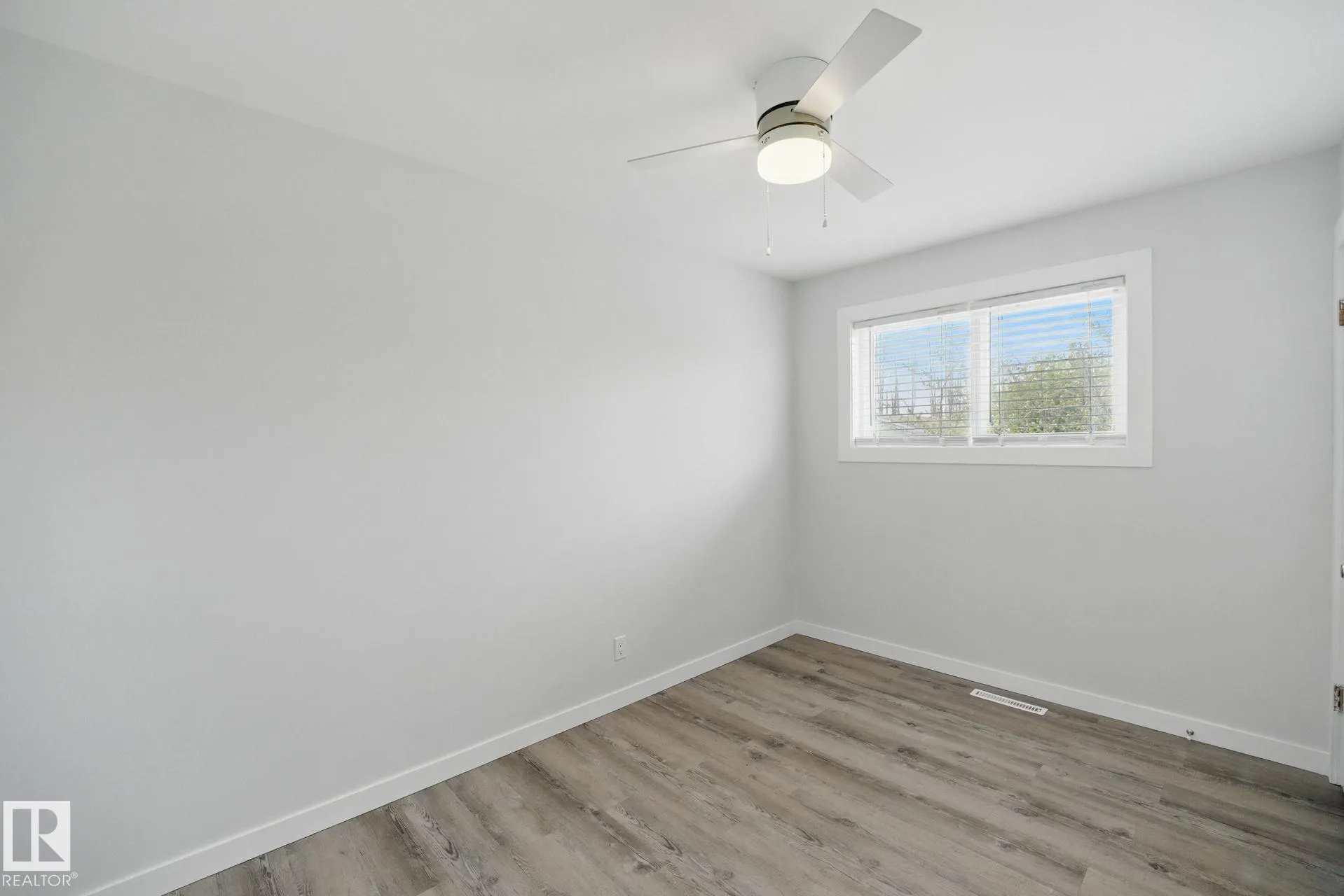 10407 136 AVE
