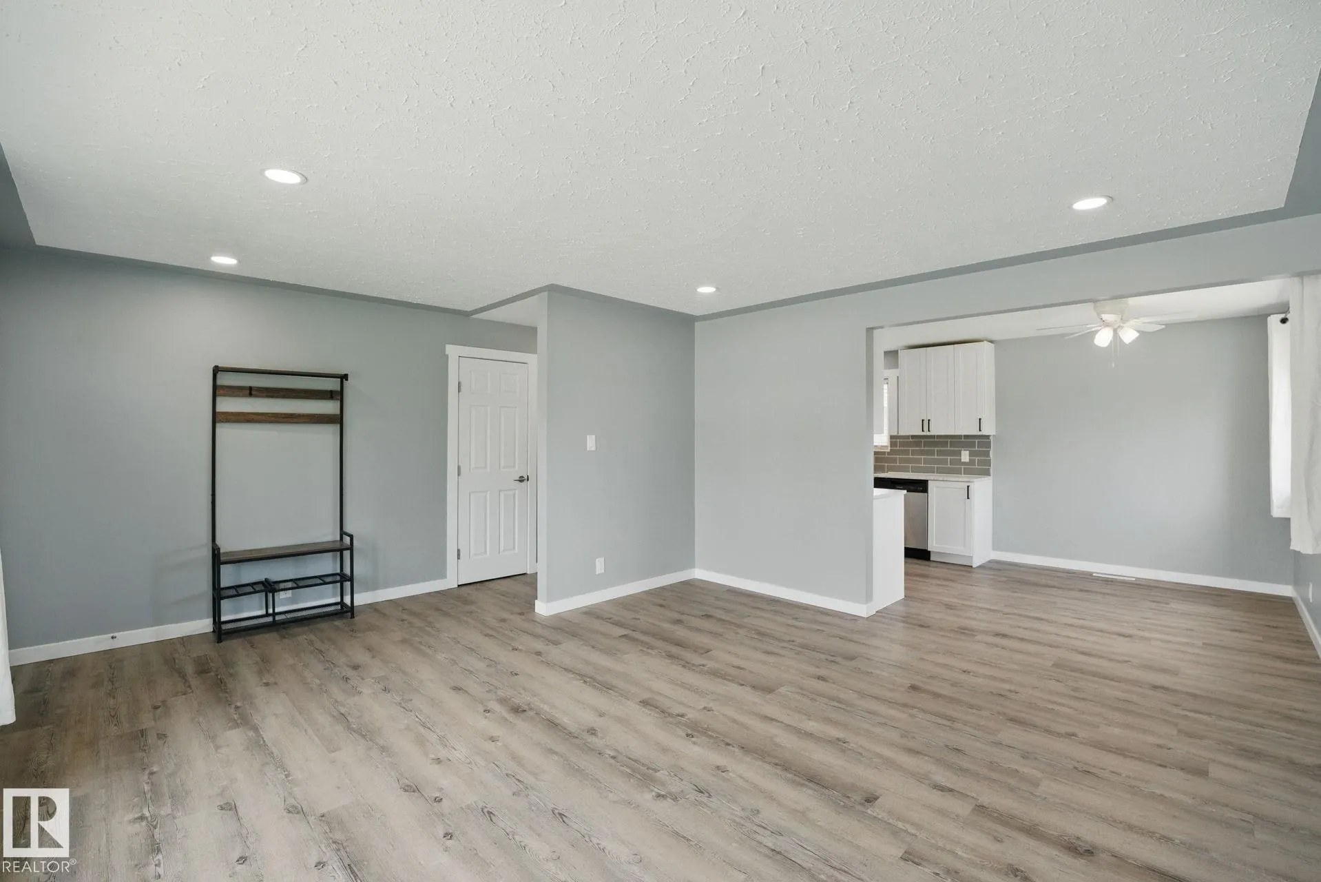 10407 136 AVE