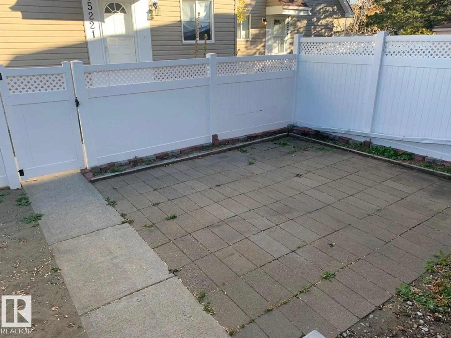 15219 54 ST