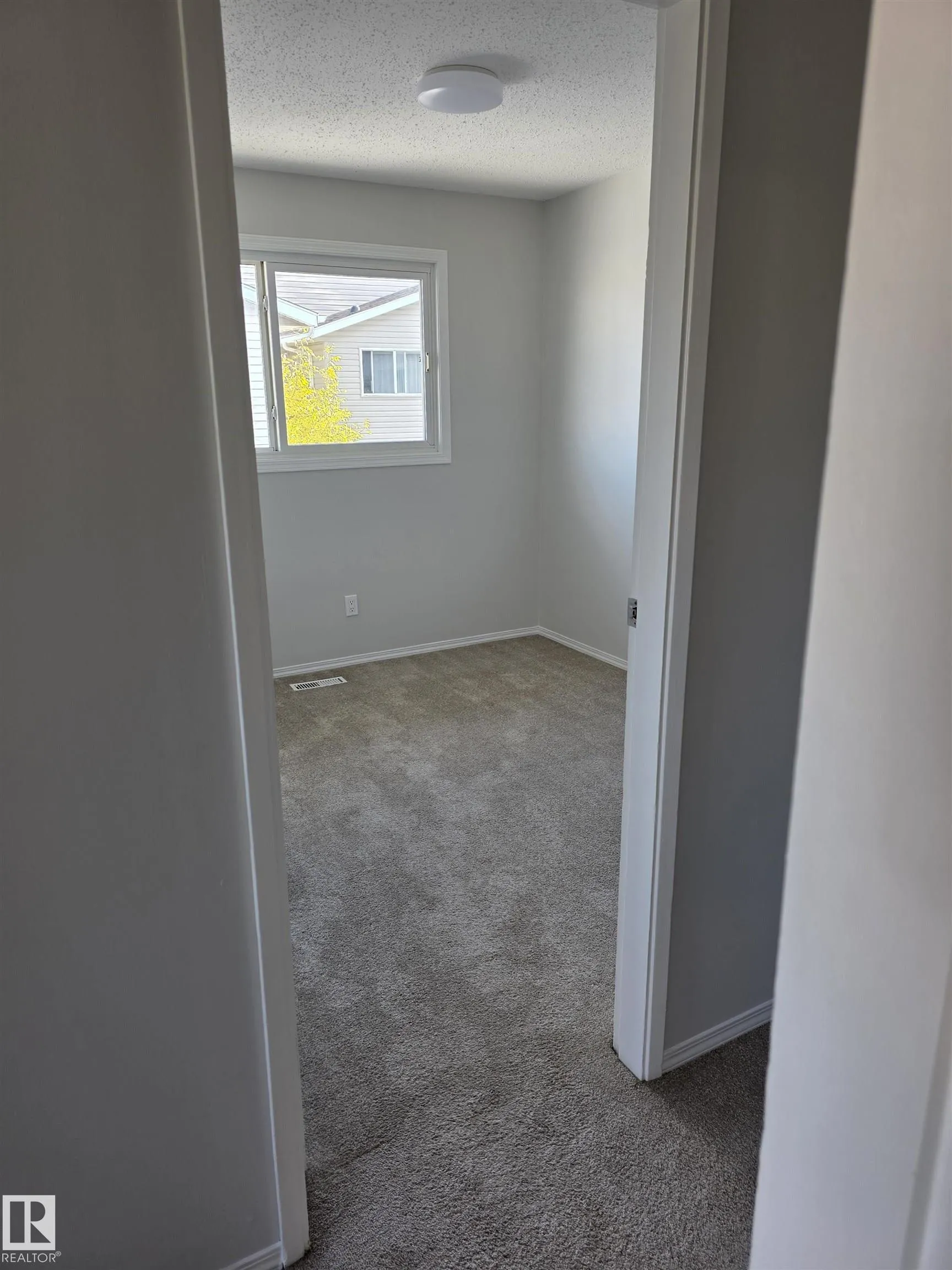 15219 54 ST