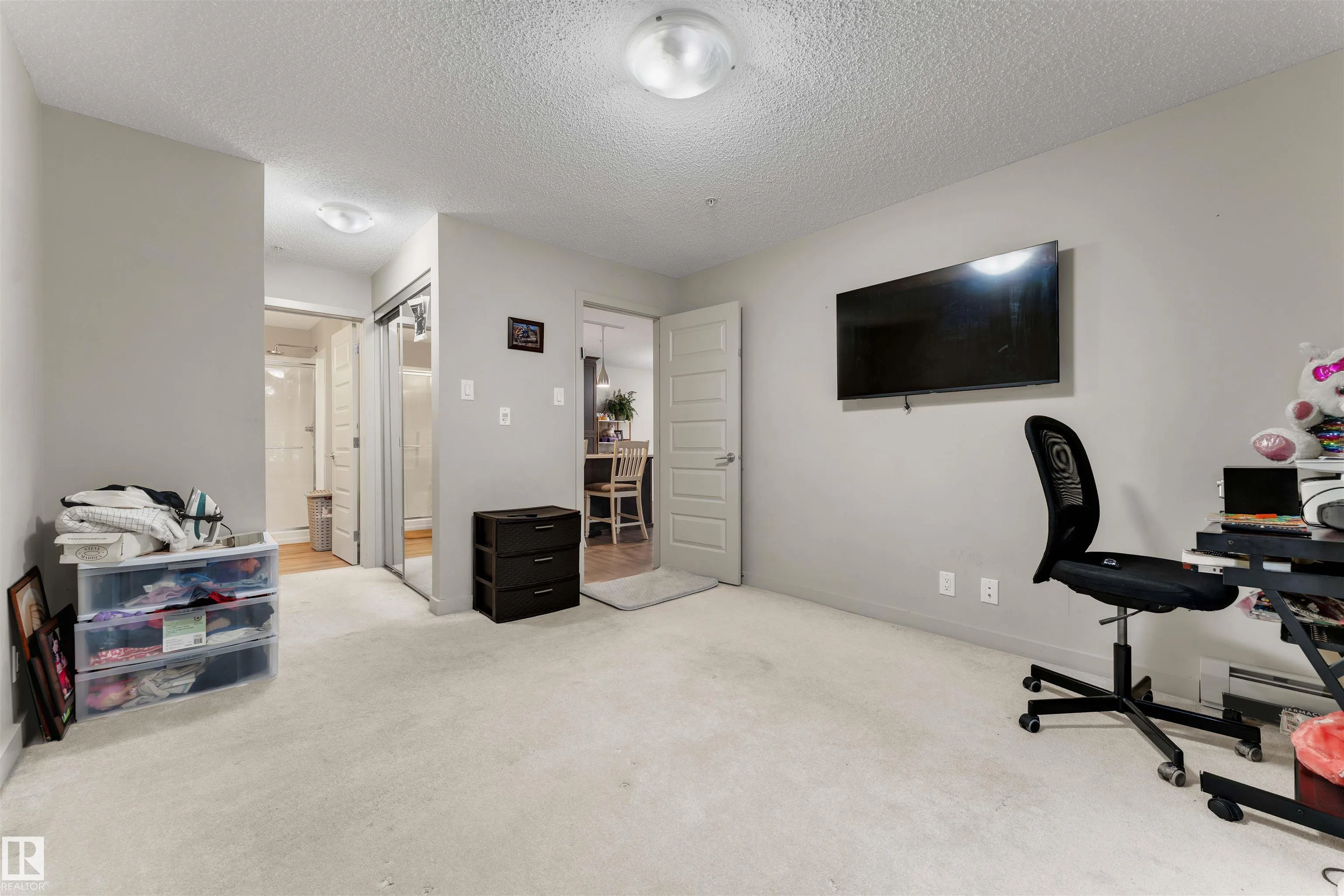 4008 SAVARYN Drive