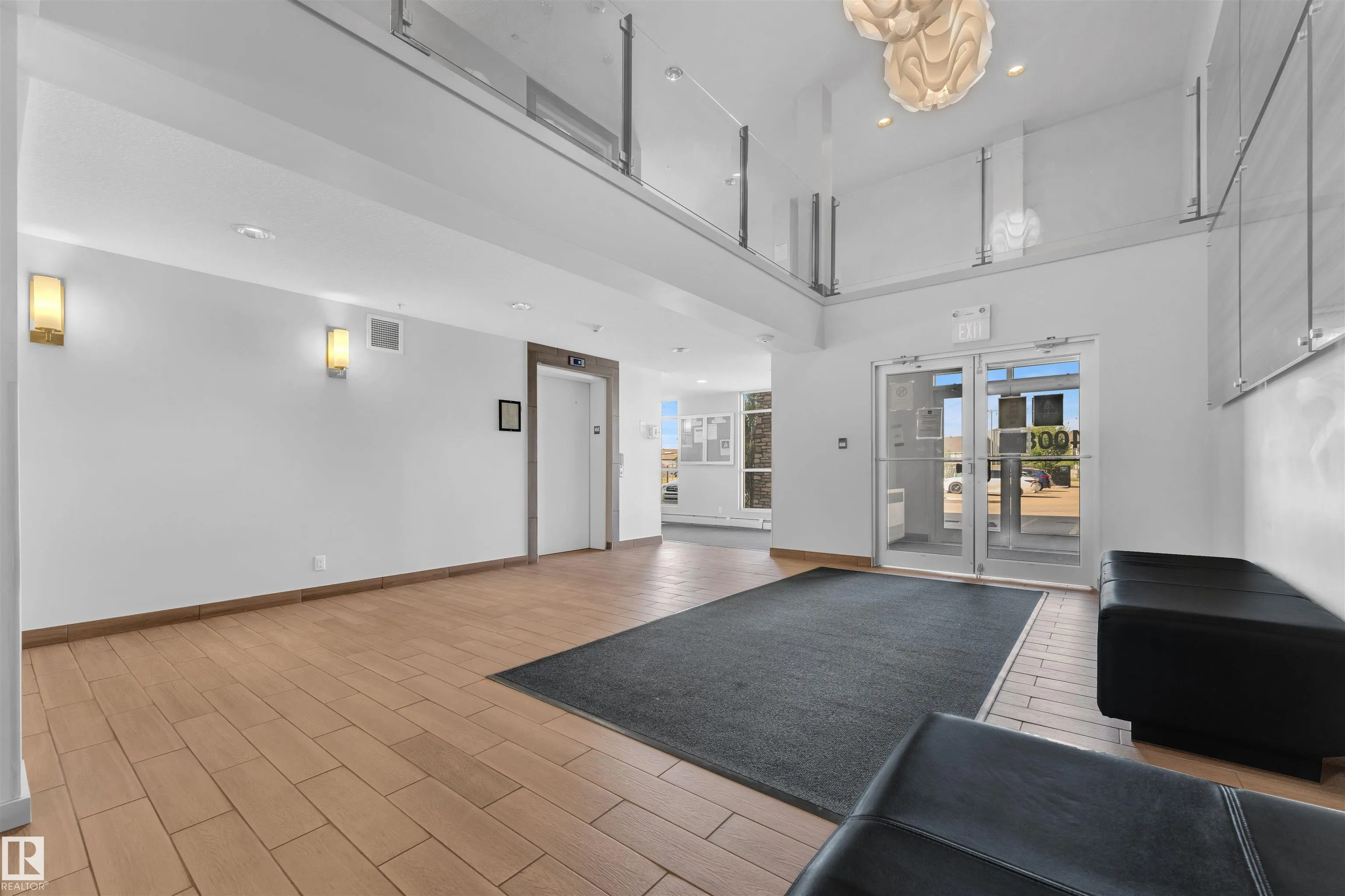 4008 SAVARYN Drive