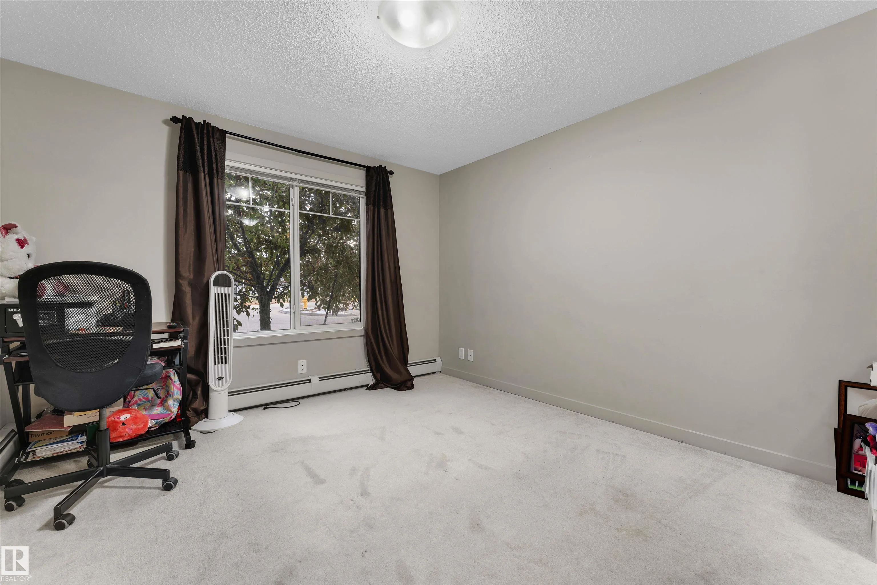 4008 SAVARYN Drive