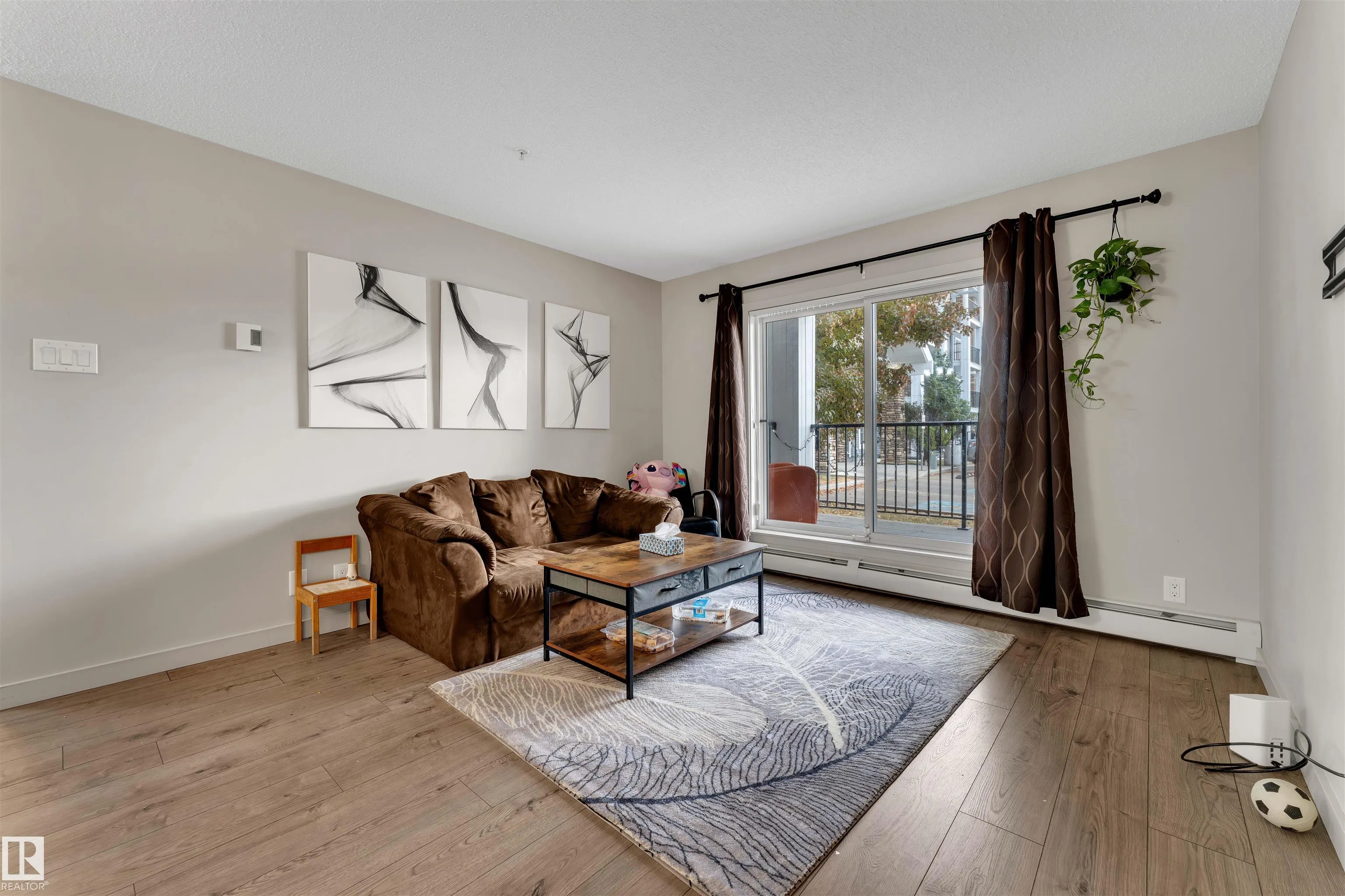 4008 SAVARYN Drive