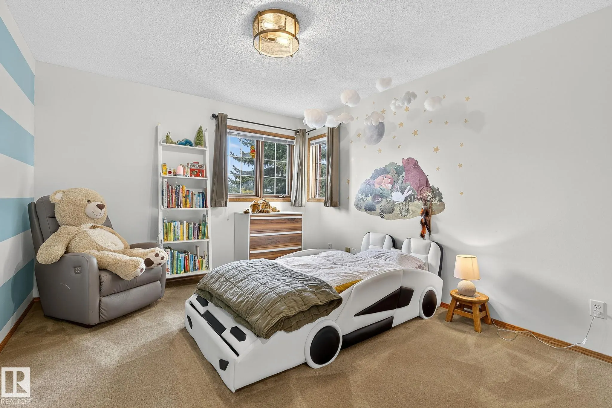 337 WEBER Way