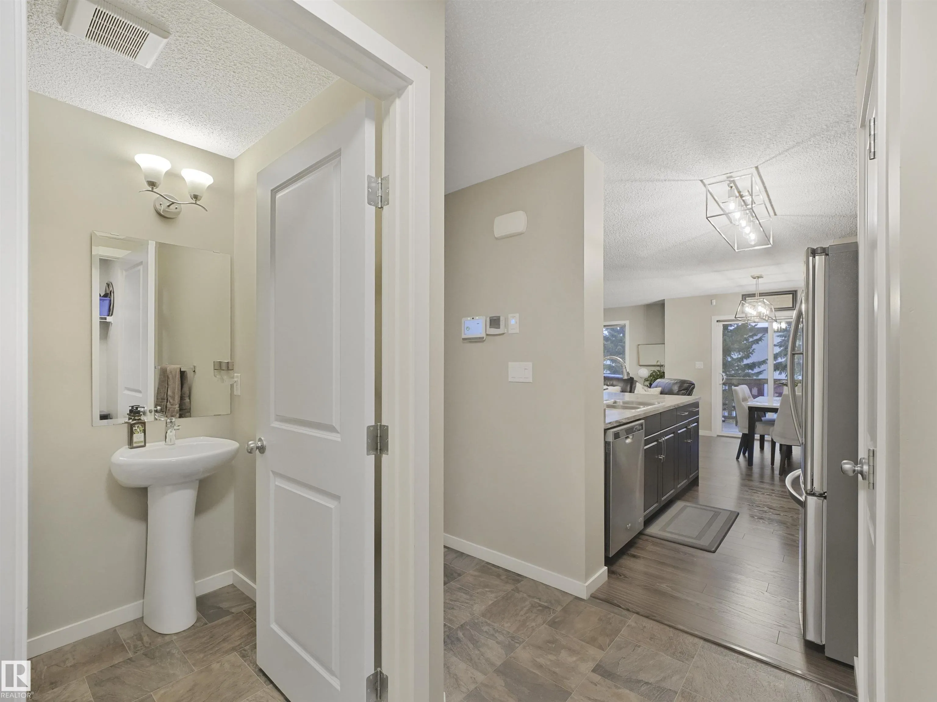 13807 138 Avenue