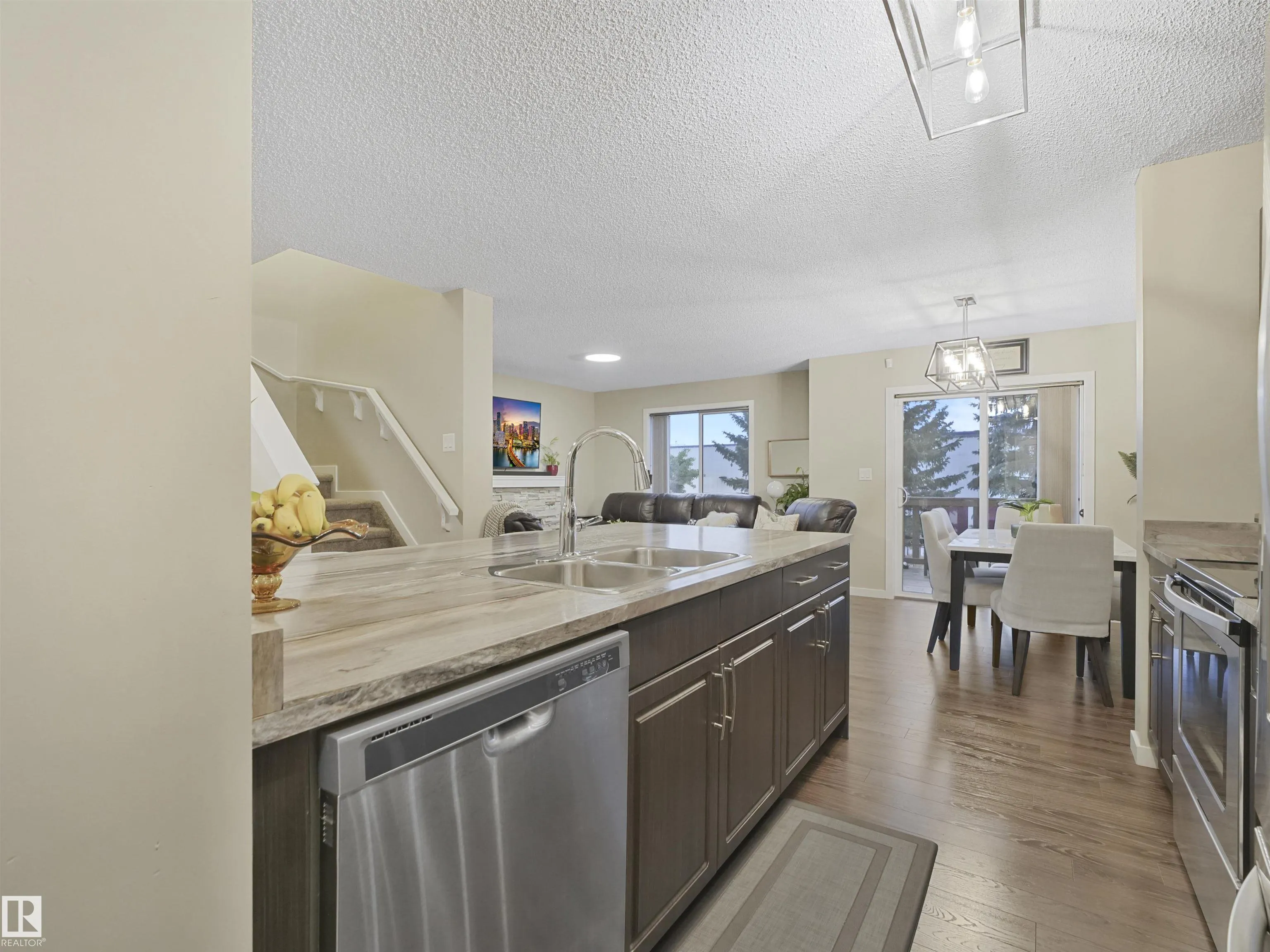 13807 138 Avenue