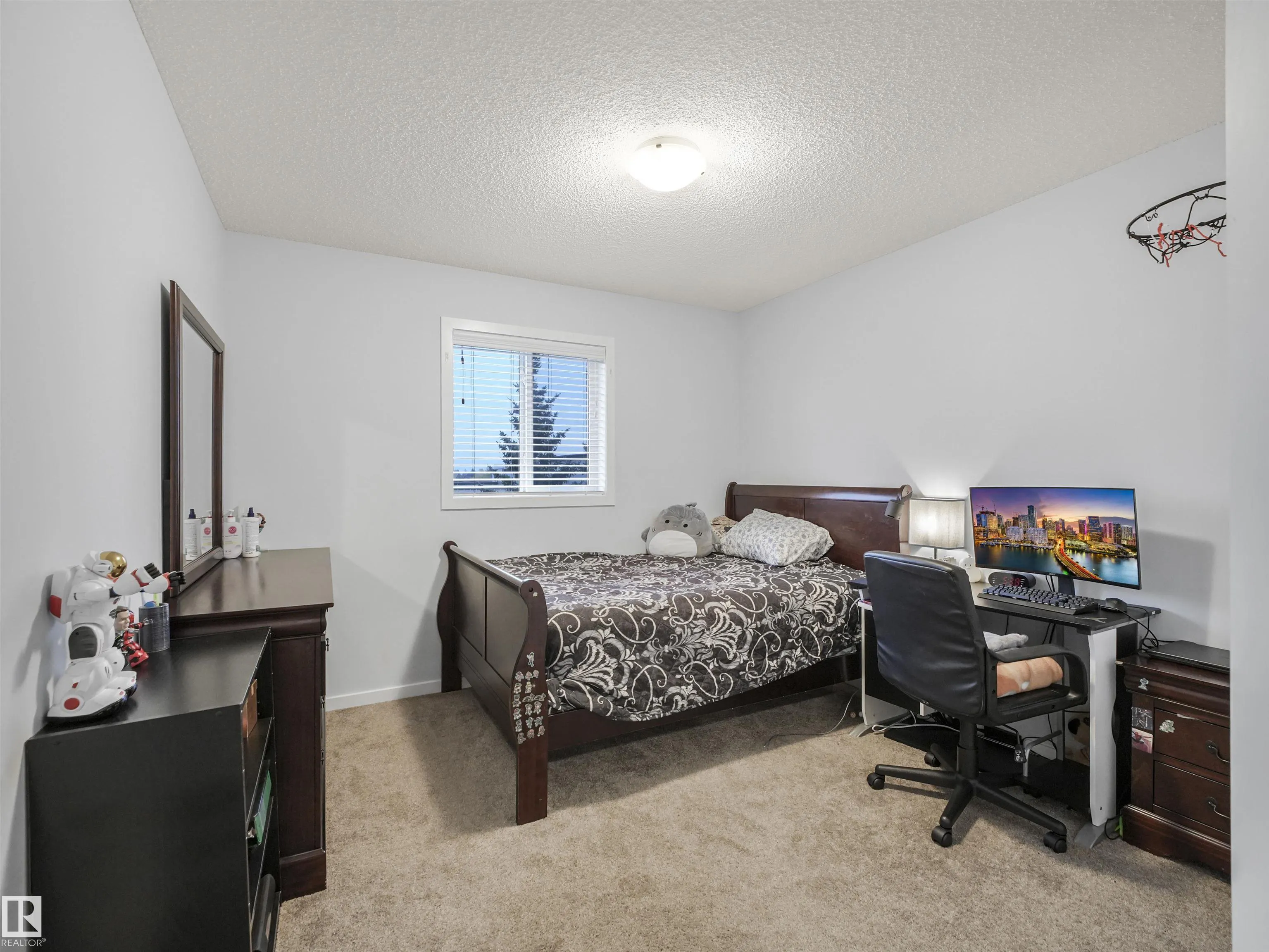 13807 138 Avenue
