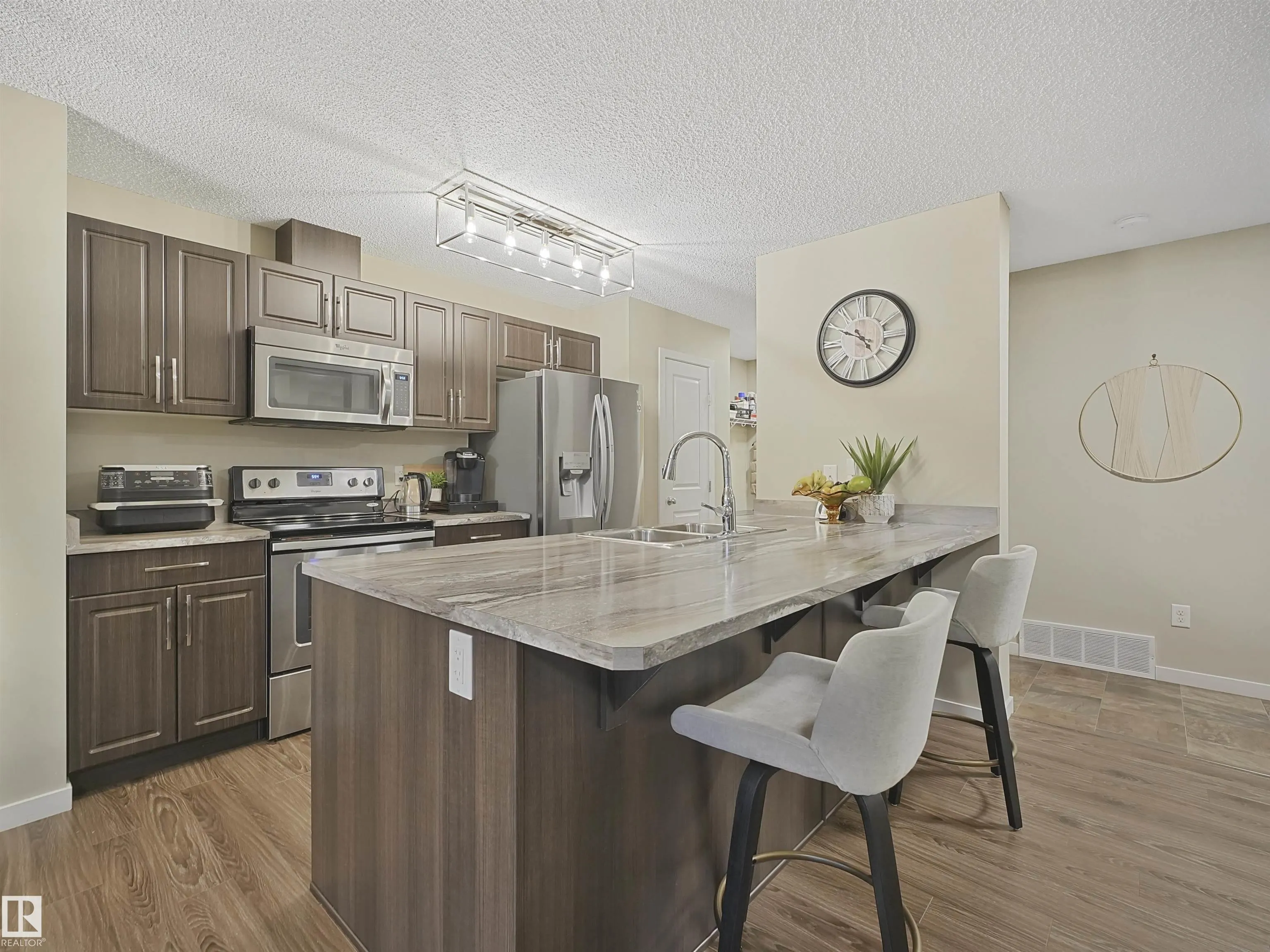 13807 138 Avenue