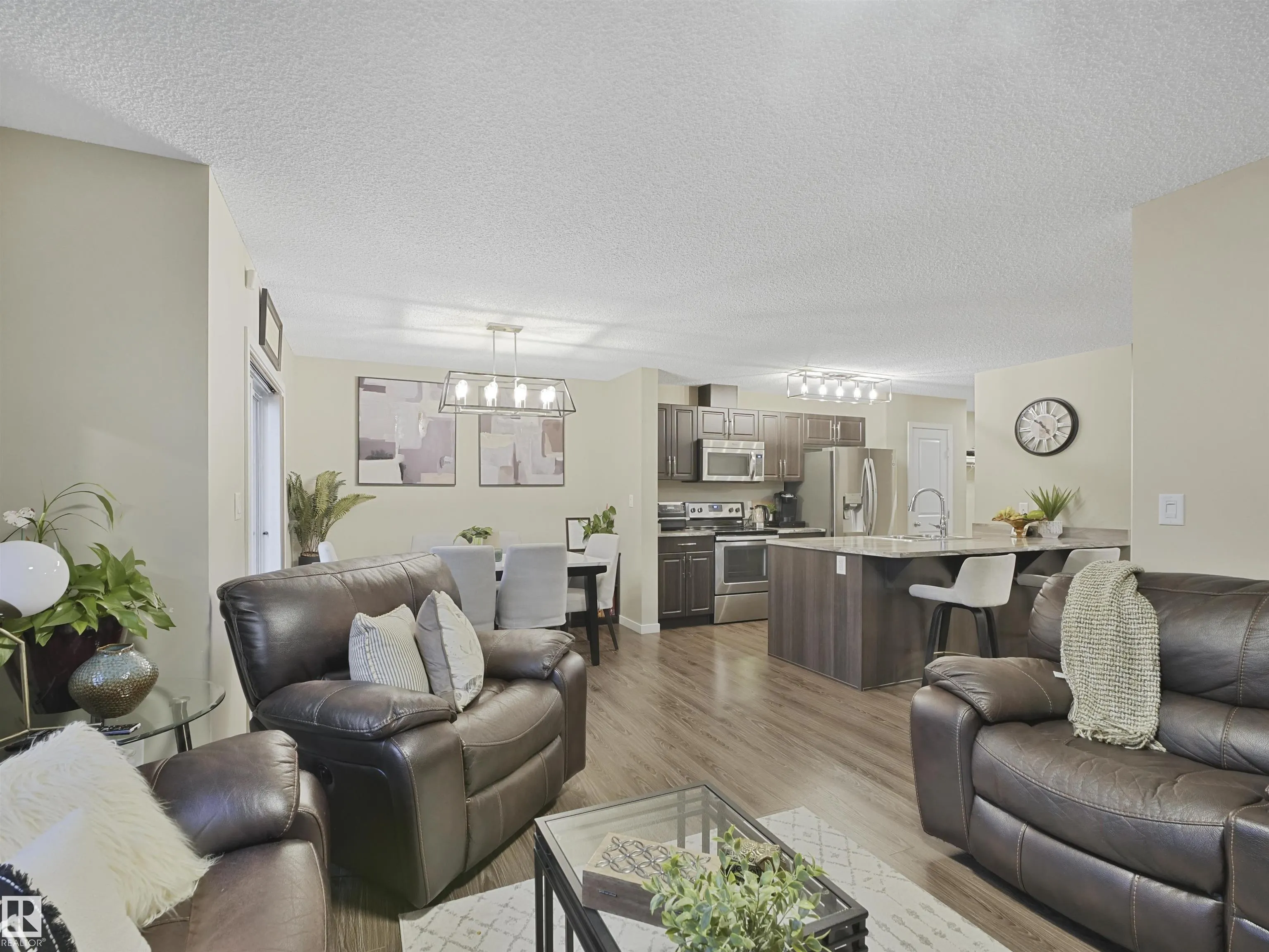 13807 138 Avenue