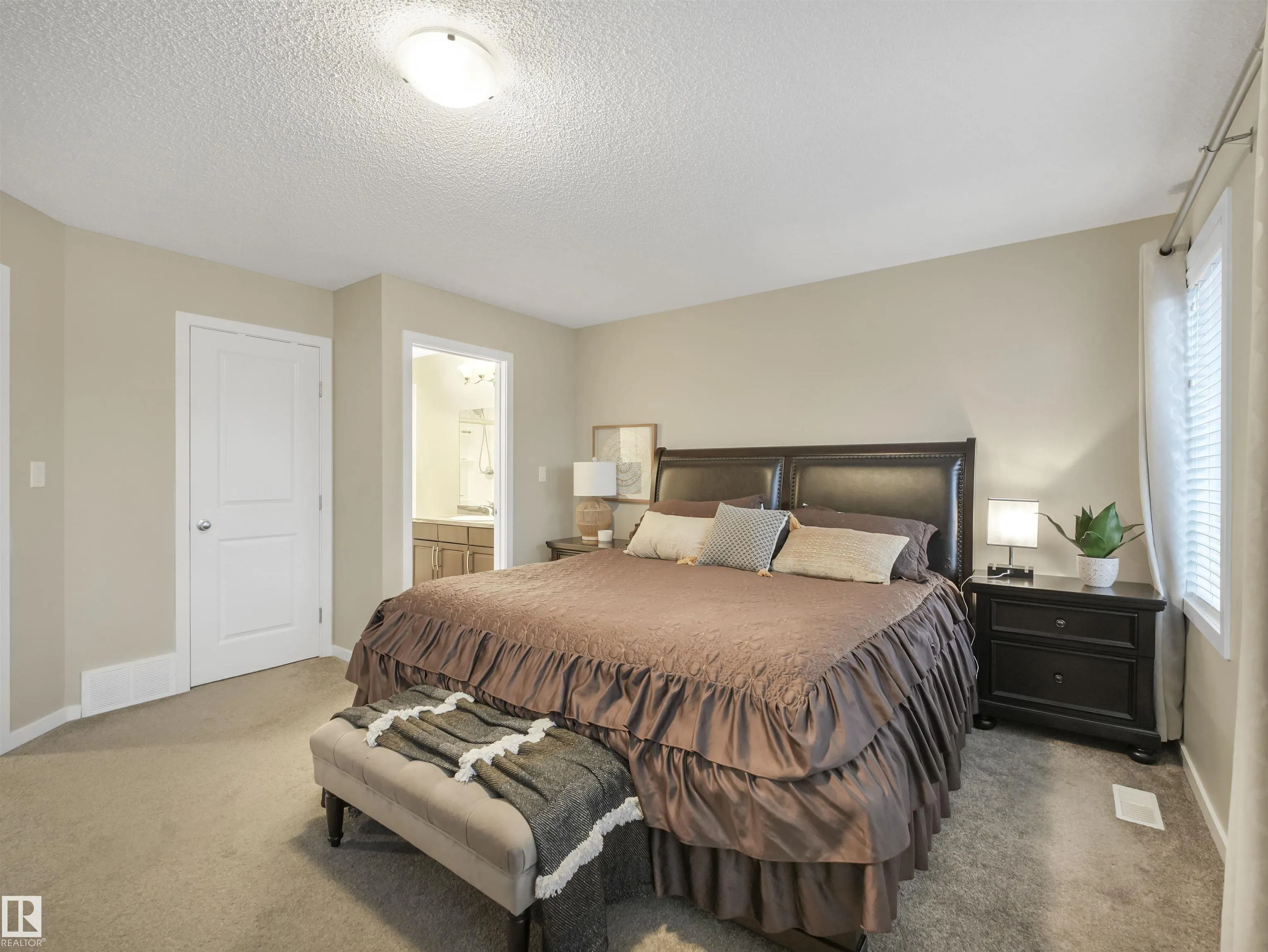 13807 138 Avenue