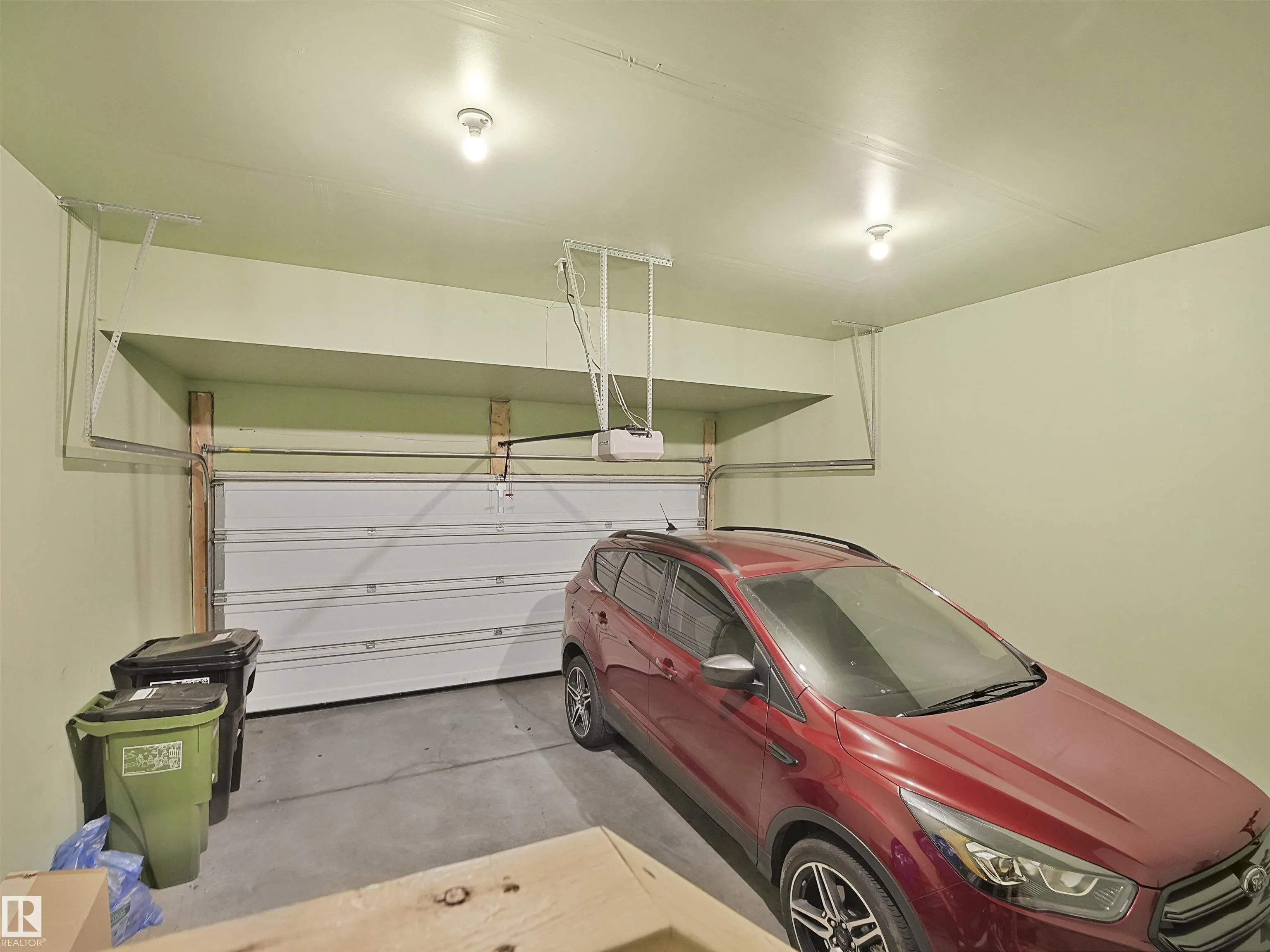 13807 138 Avenue