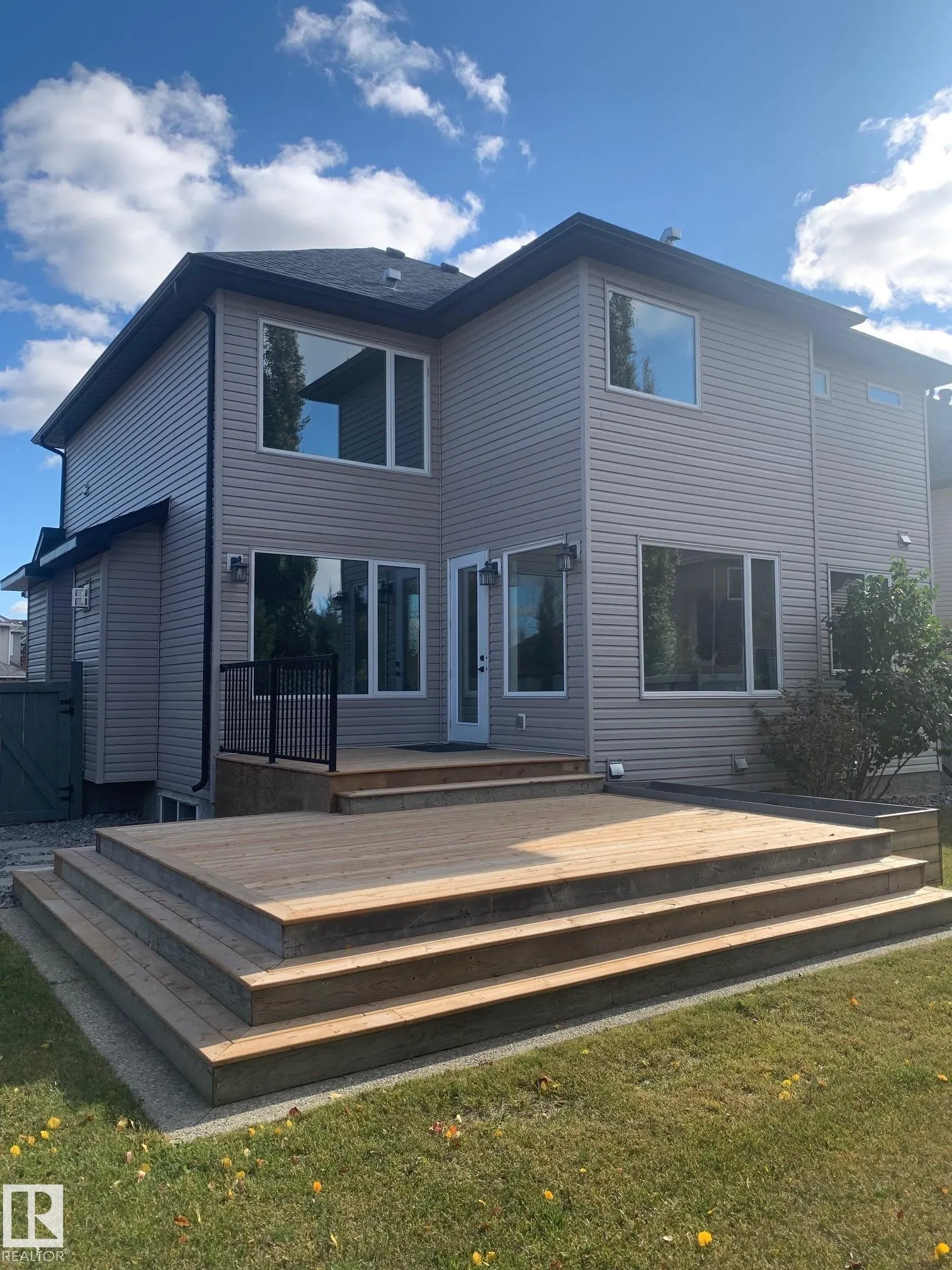 5512 ETOILE Court