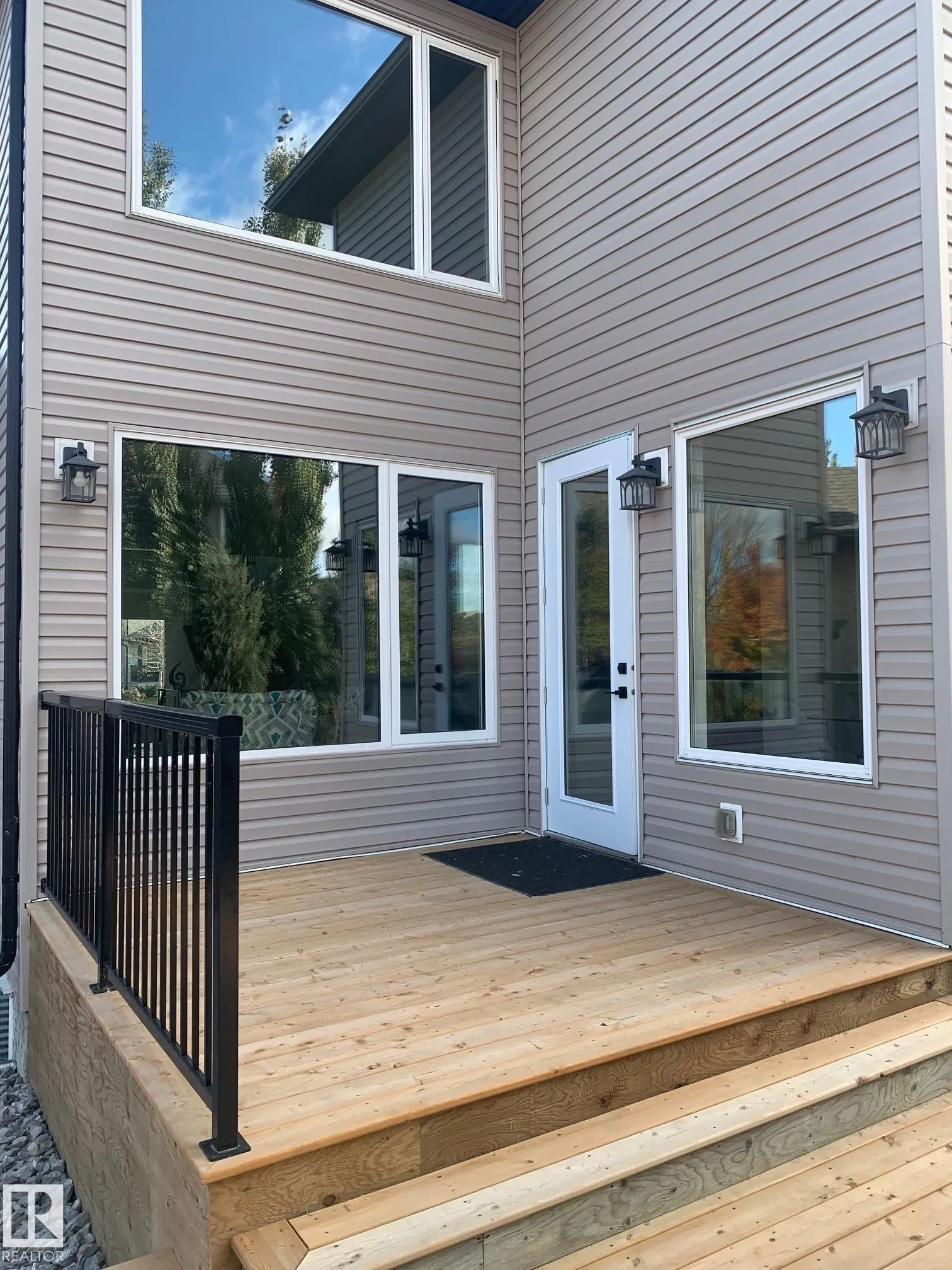 5512 ETOILE Court