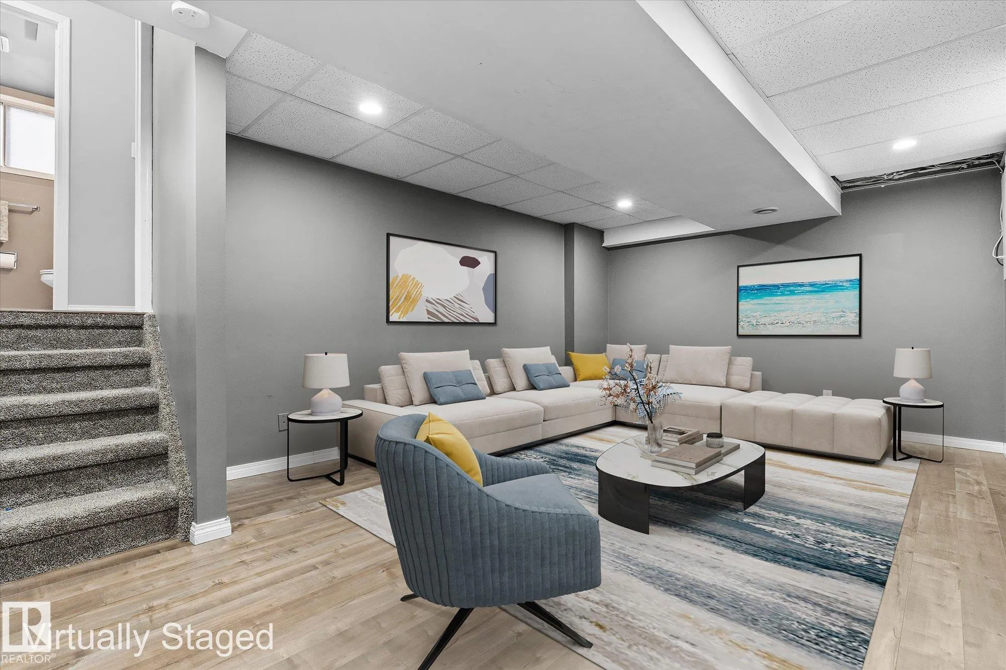 33 WESTGLEN Crescent