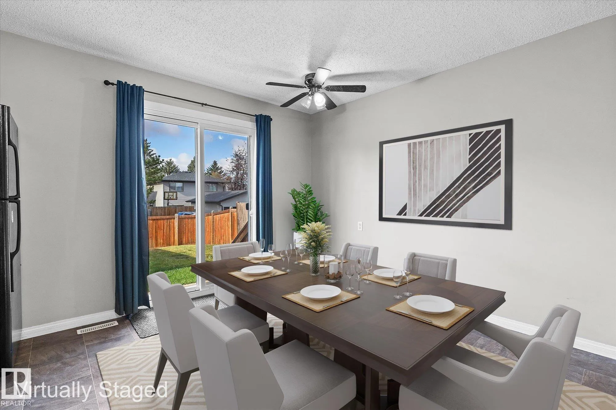 33 WESTGLEN Crescent