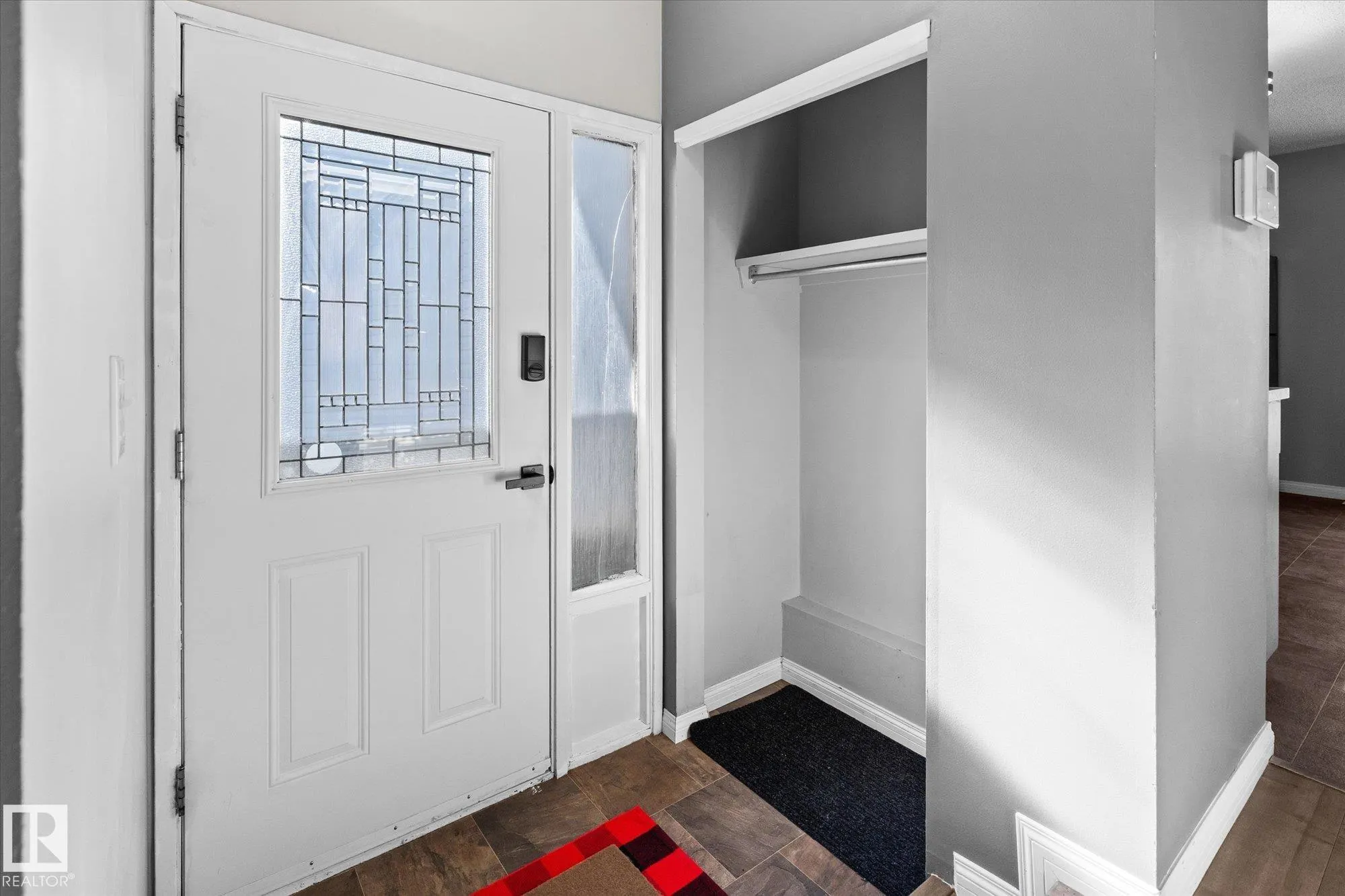 33 WESTGLEN Crescent