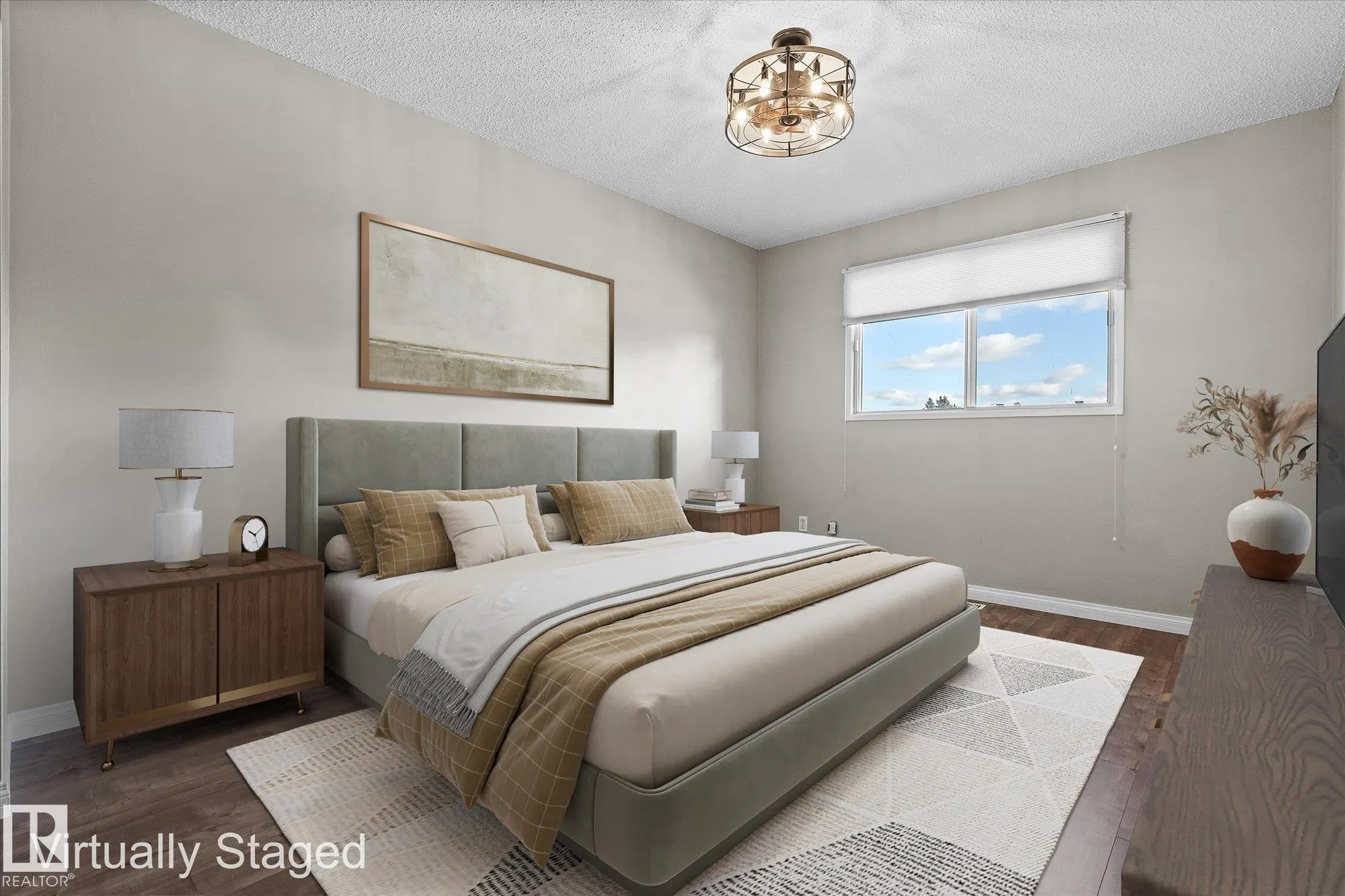 33 WESTGLEN Crescent