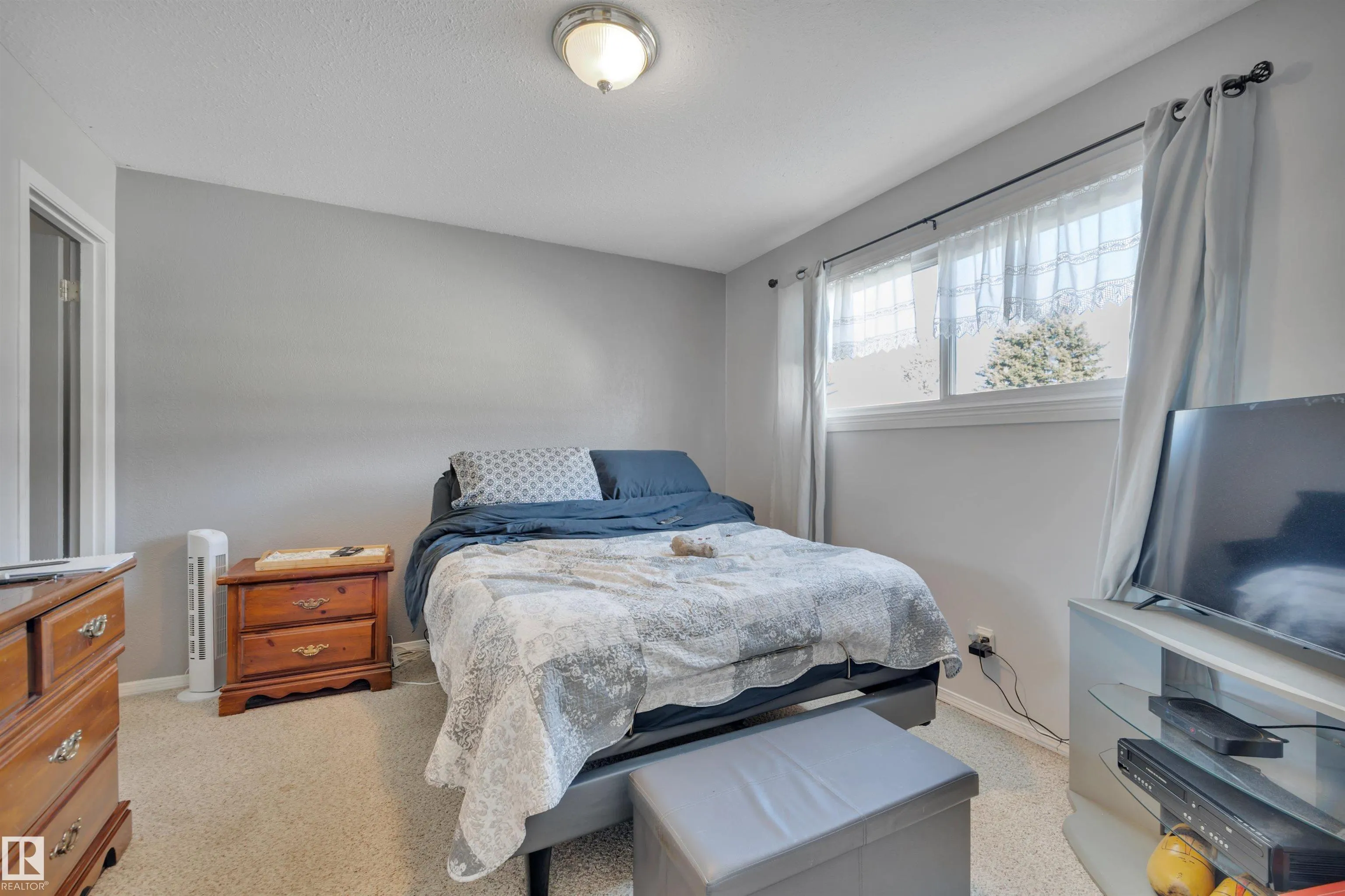 5312 36 Ave