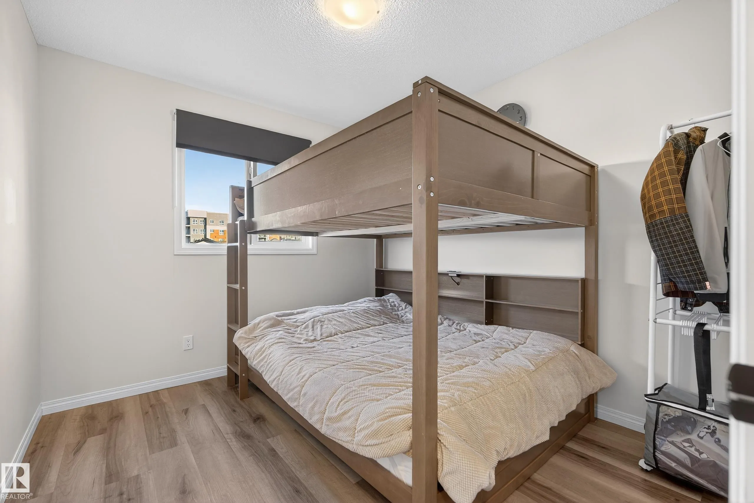 1011 DANIELS Loop
