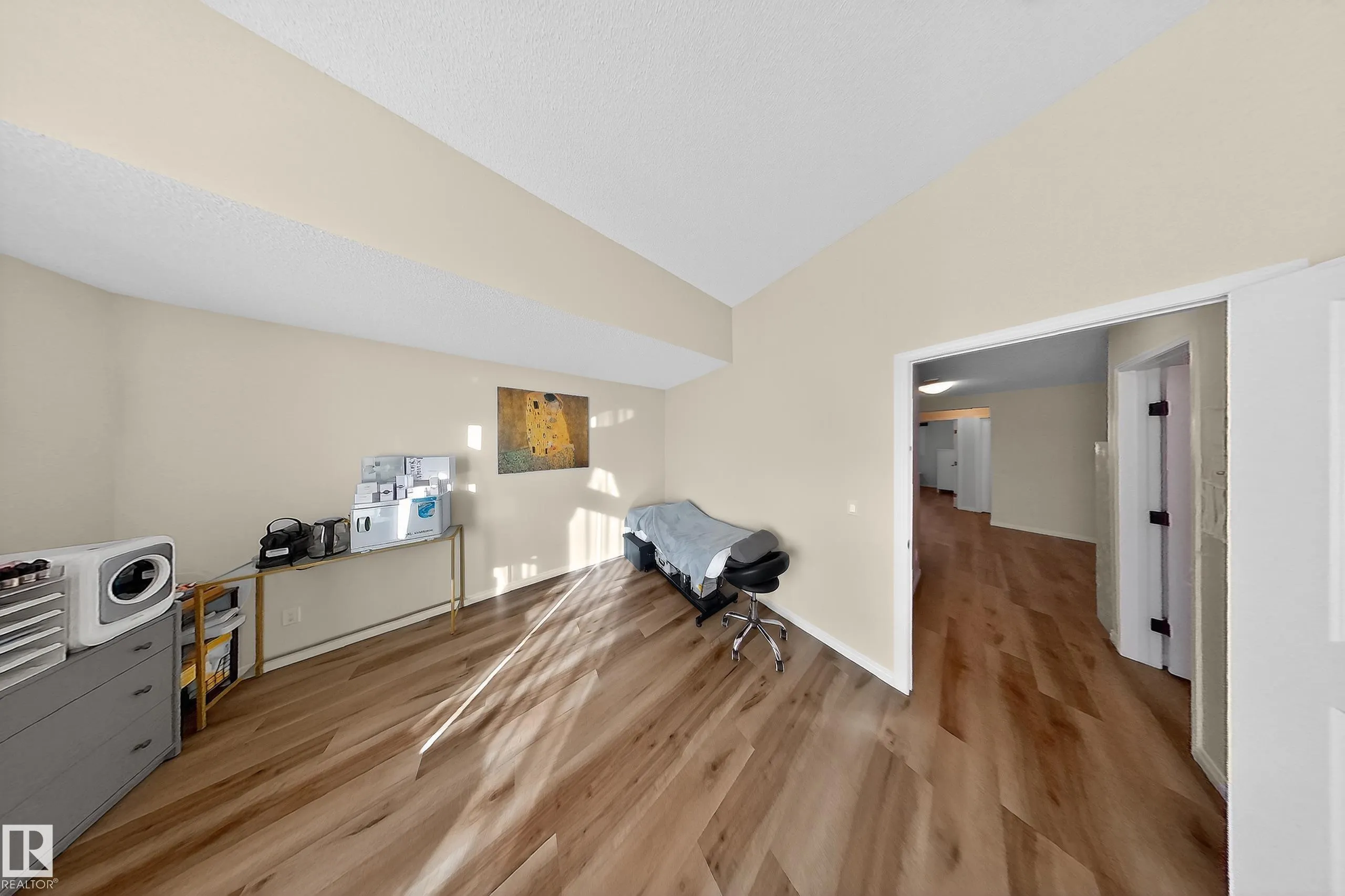 1011 DANIELS Loop