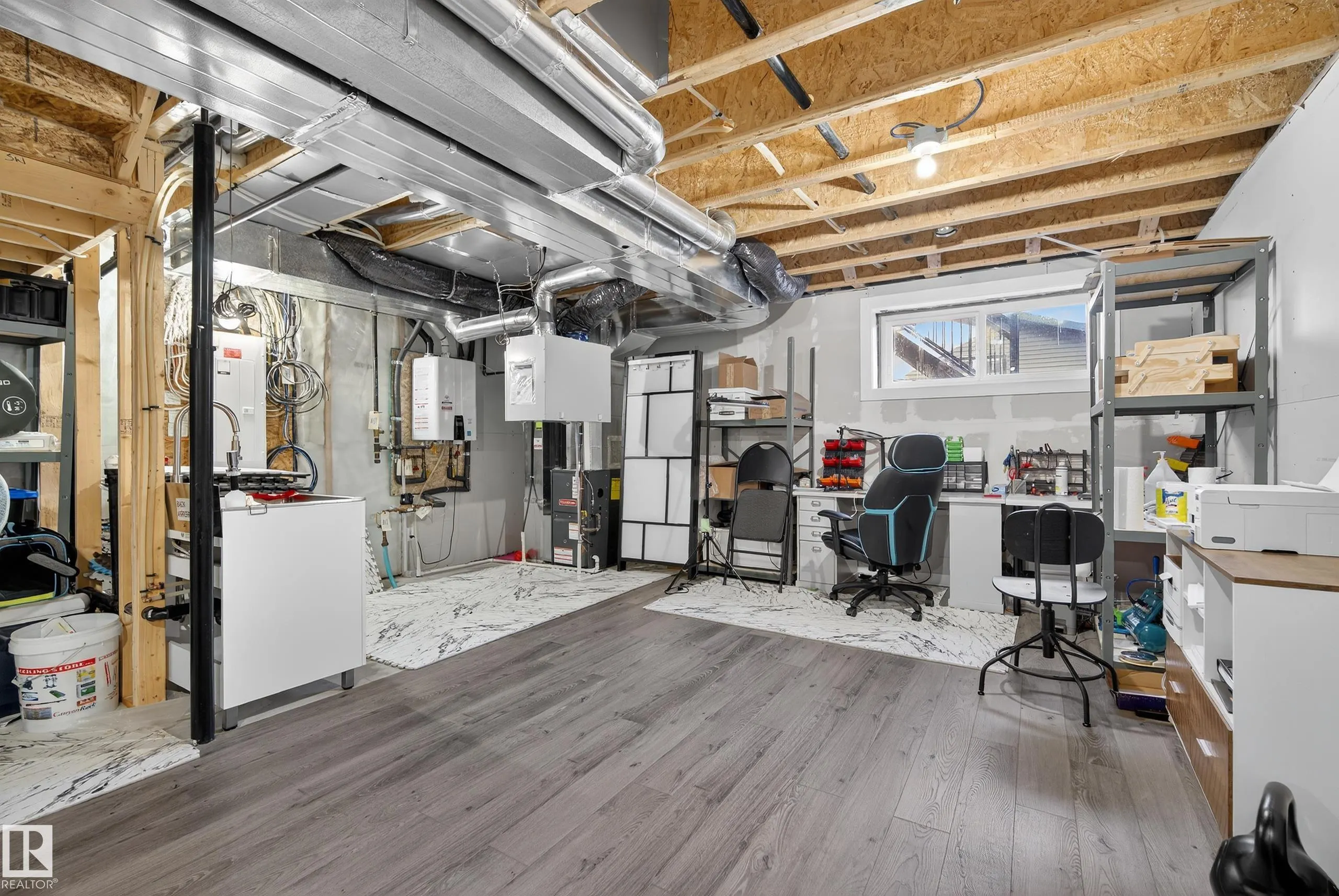 1011 DANIELS Loop