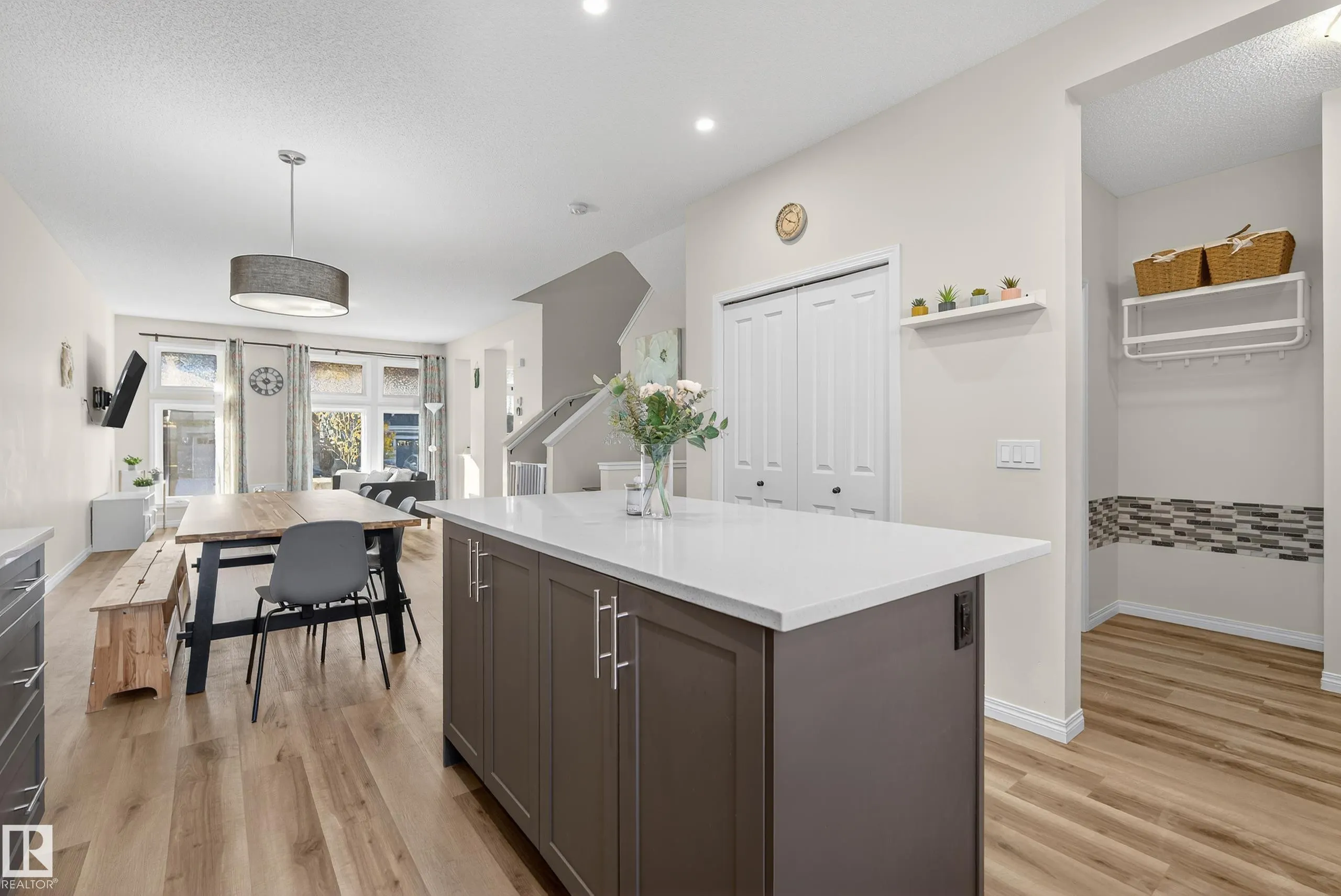 1011 DANIELS Loop