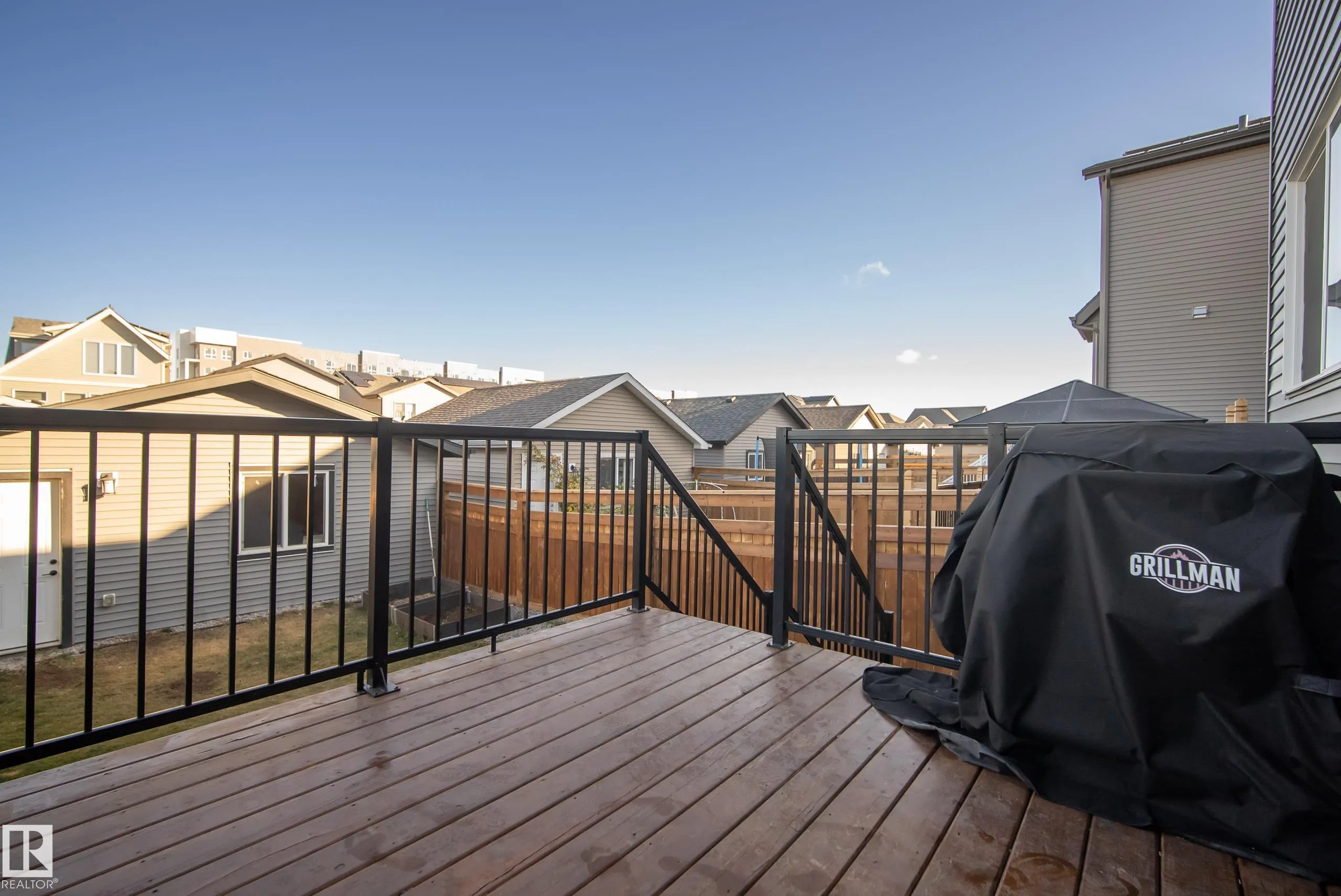 1011 DANIELS Loop