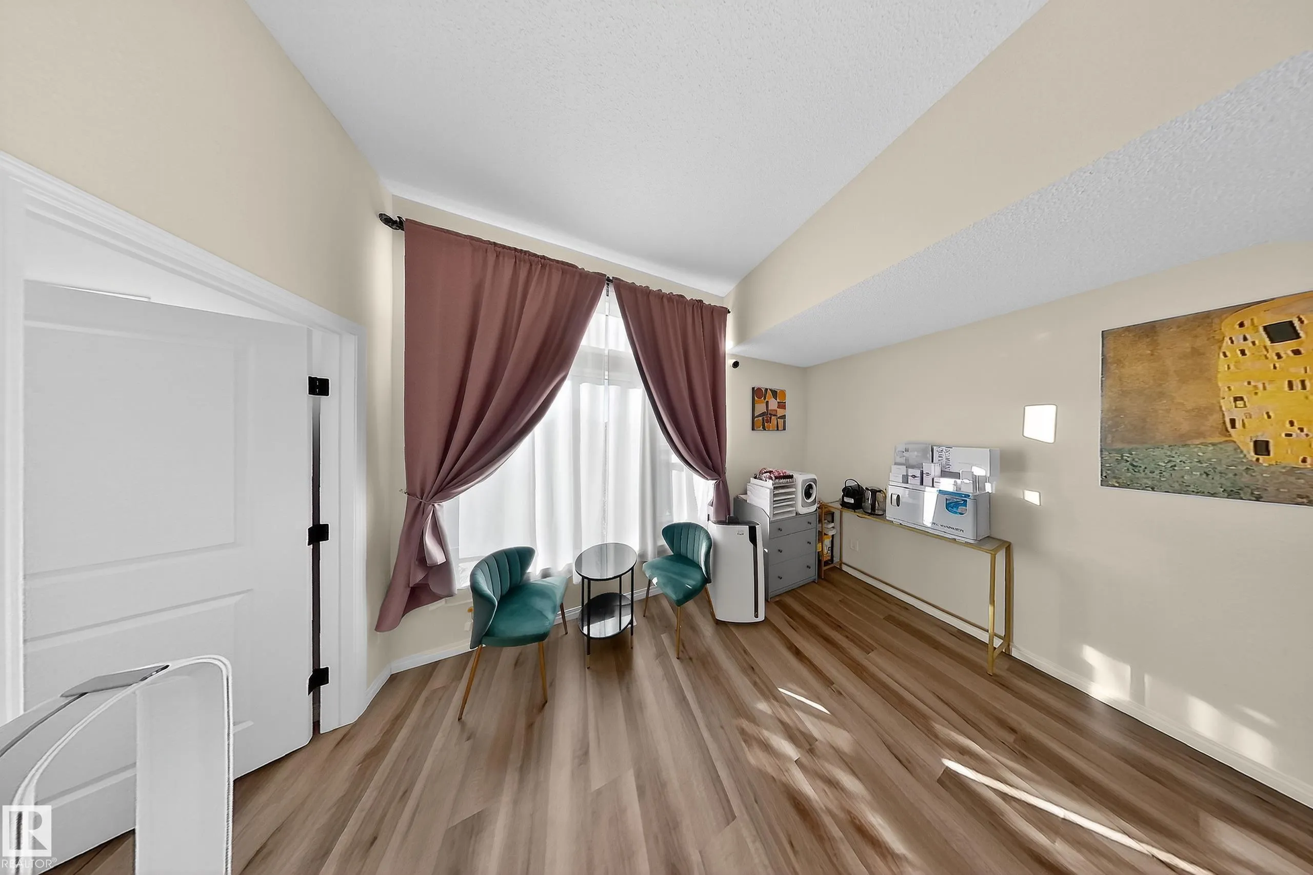 1011 DANIELS Loop