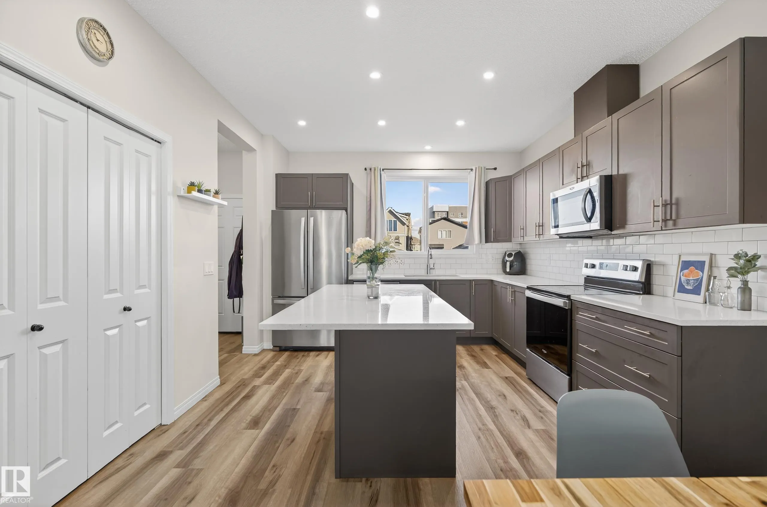 1011 DANIELS Loop