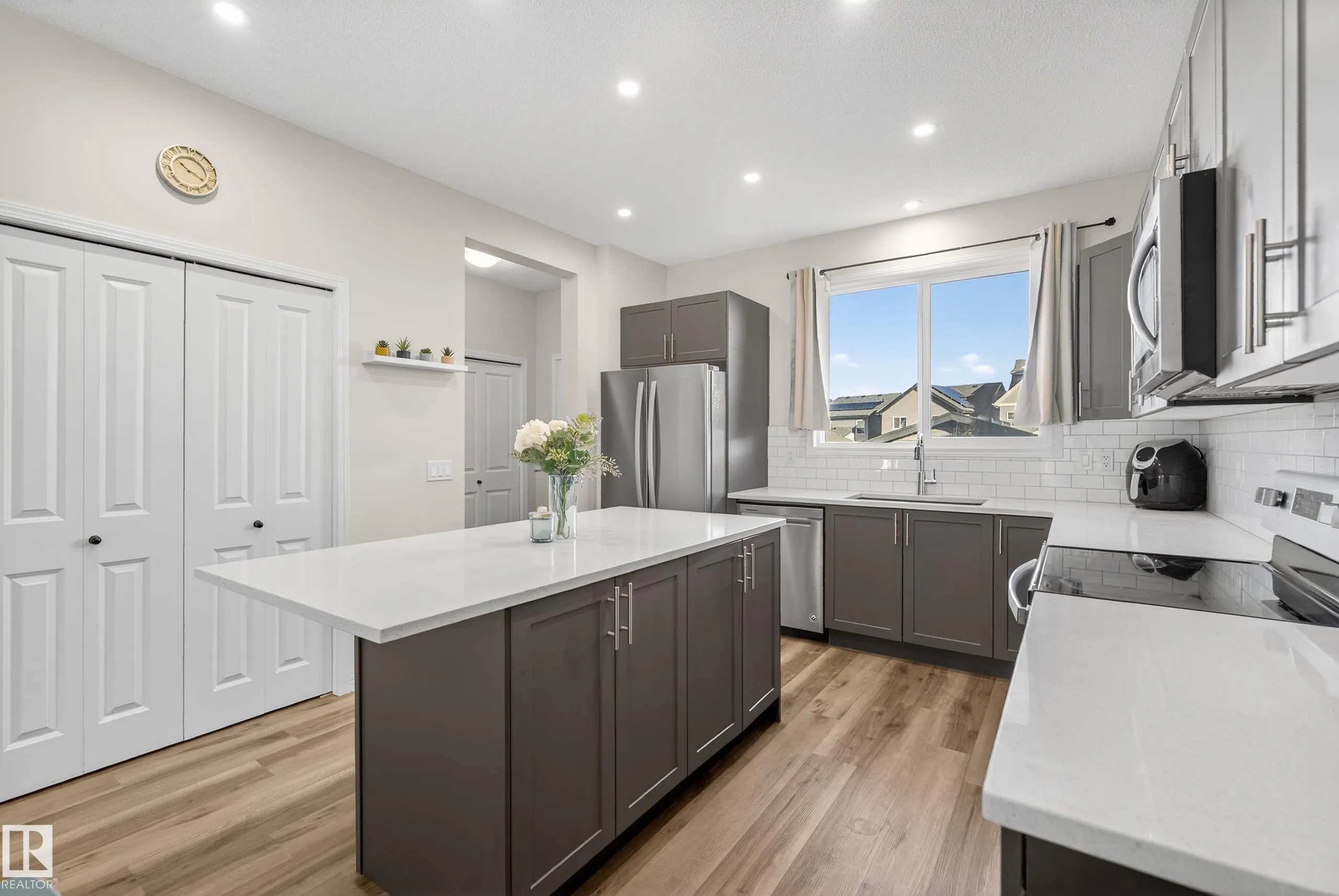 1011 DANIELS Loop