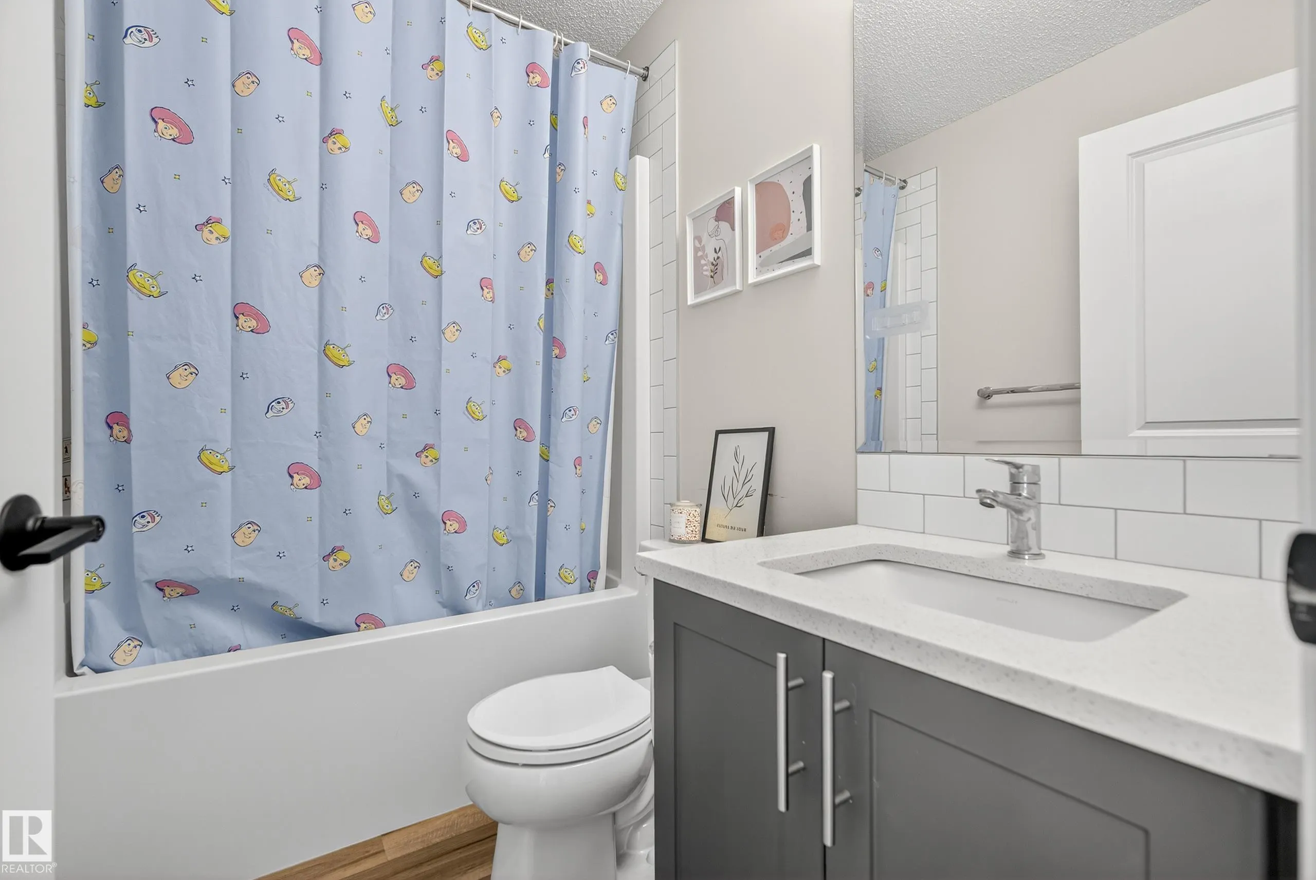 1011 DANIELS Loop