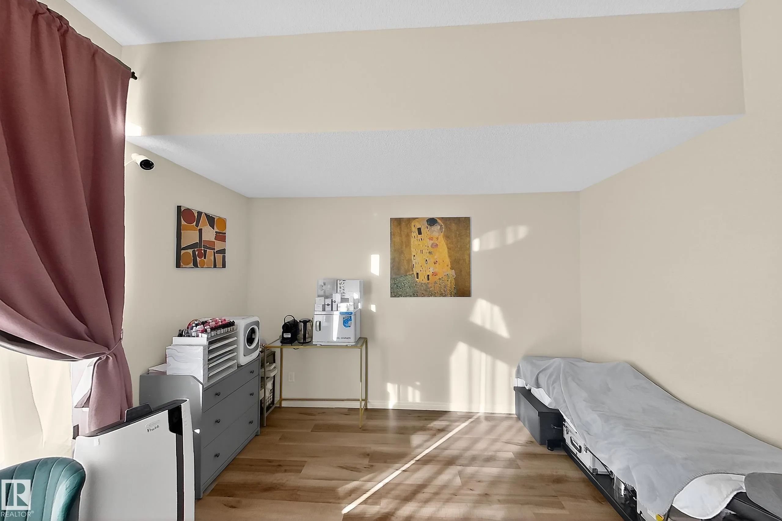1011 DANIELS Loop