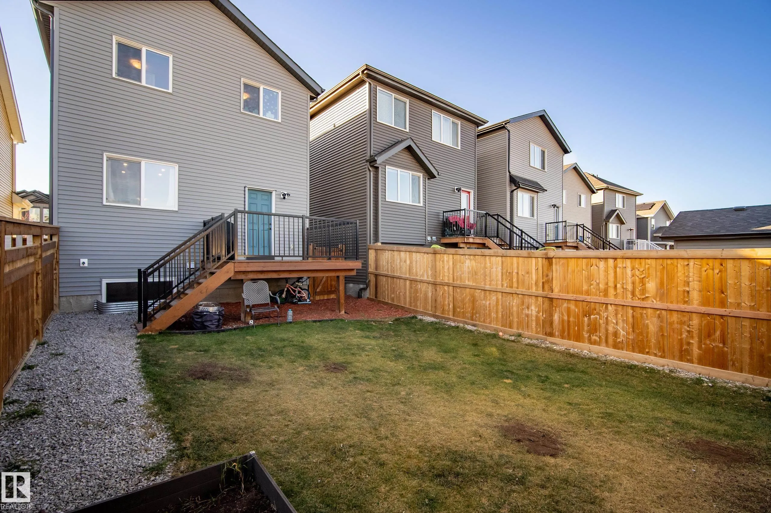 1011 DANIELS Loop