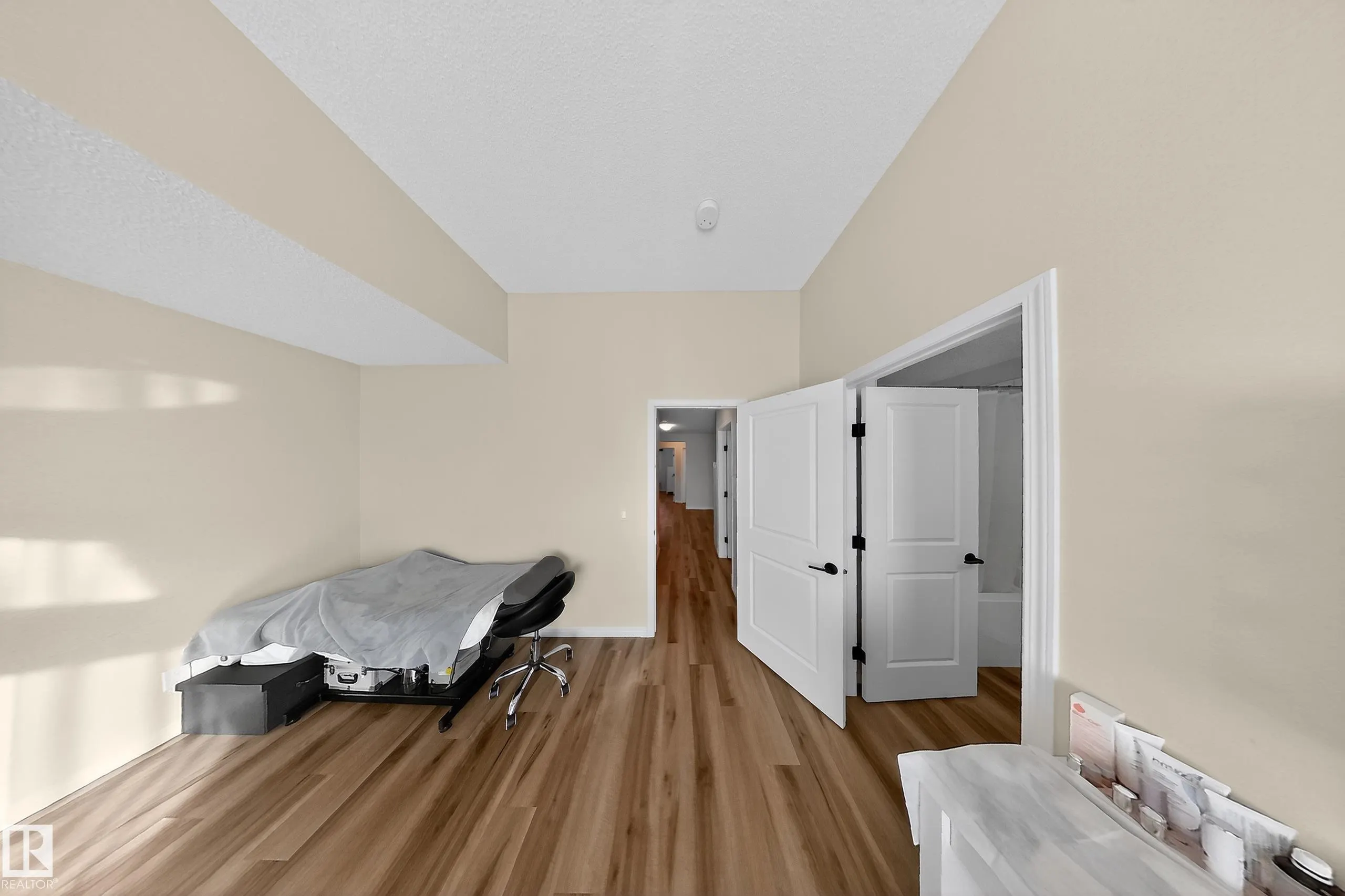 1011 DANIELS Loop