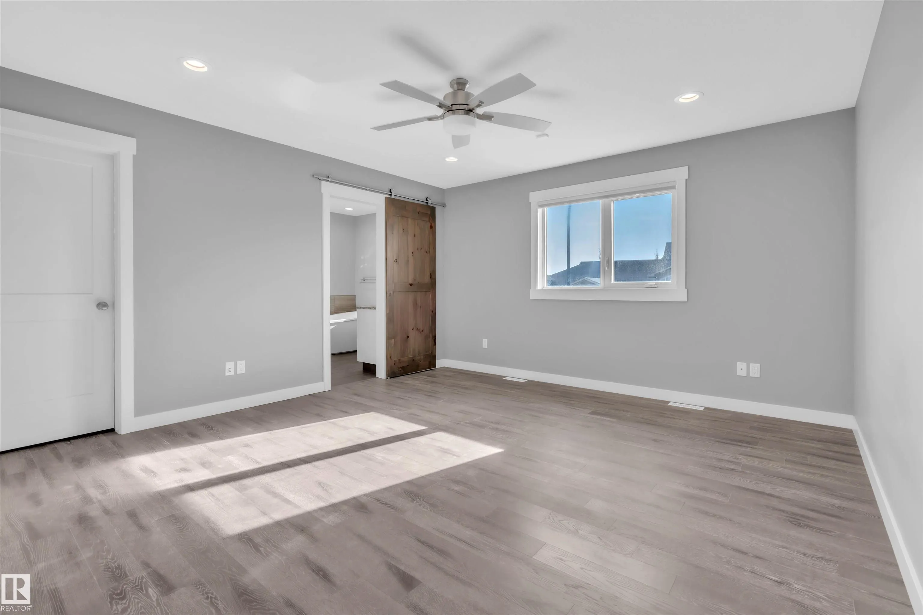 1406 18 Avenue