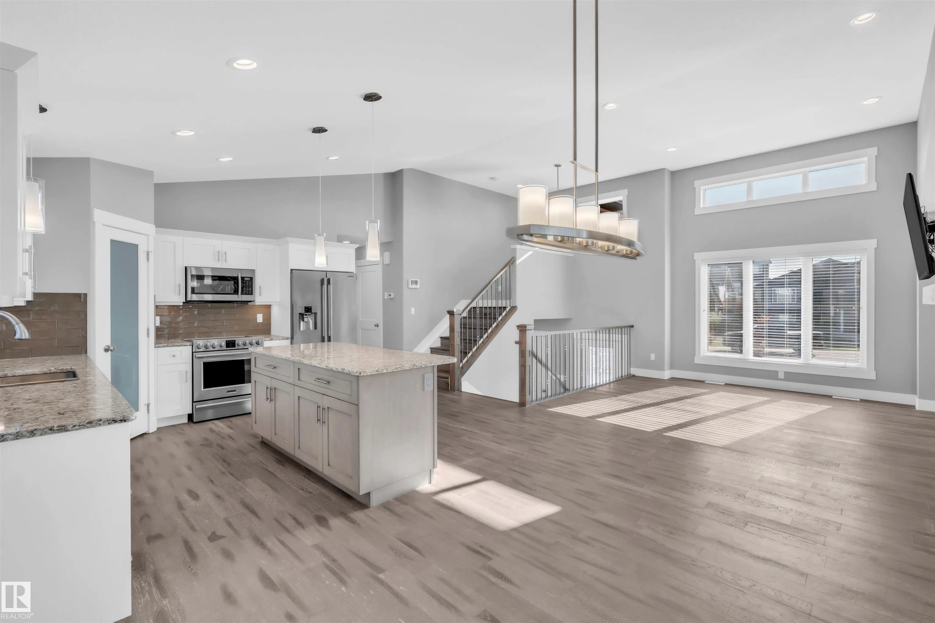 1406 18 Avenue