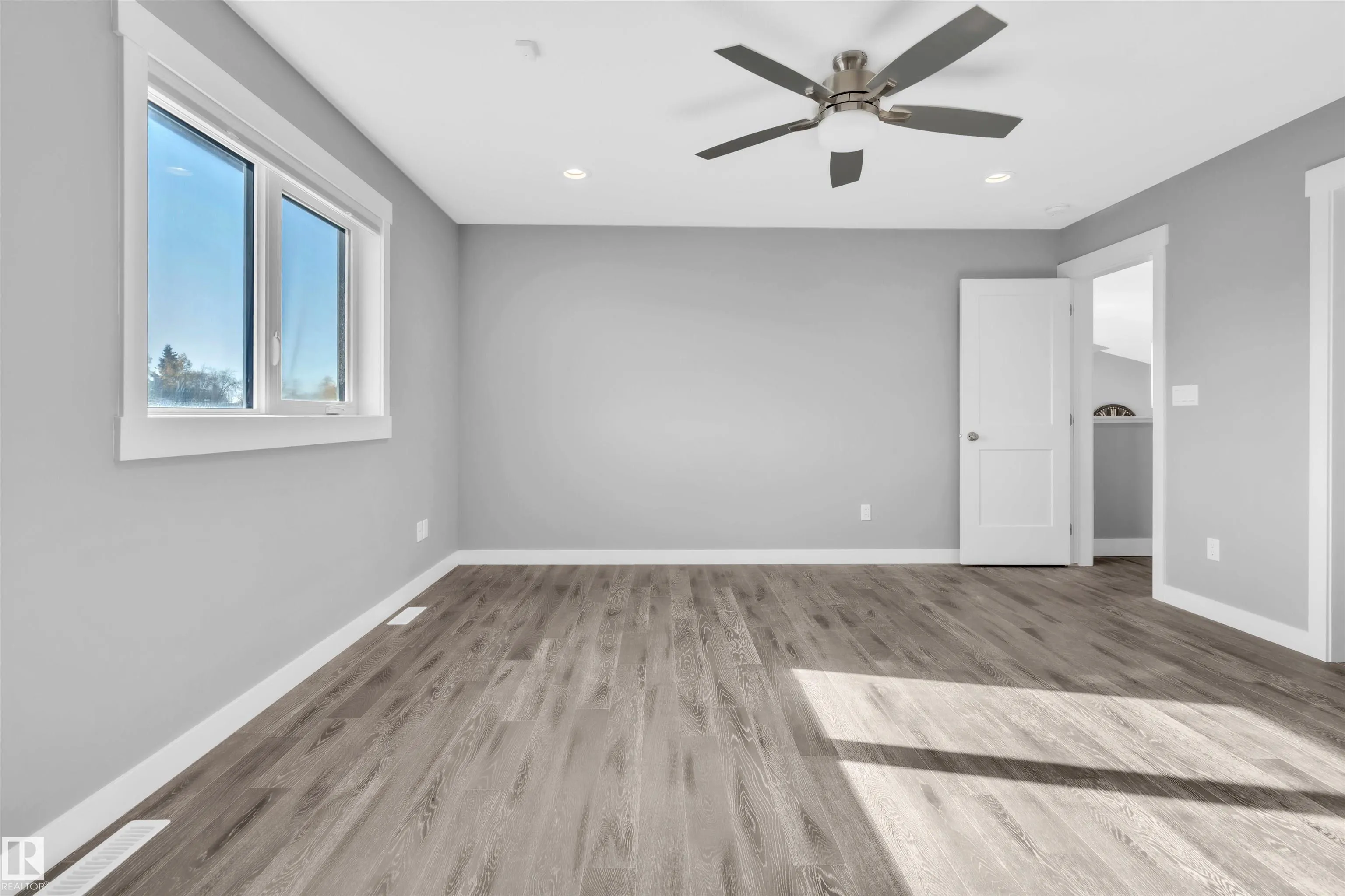 1406 18 Avenue