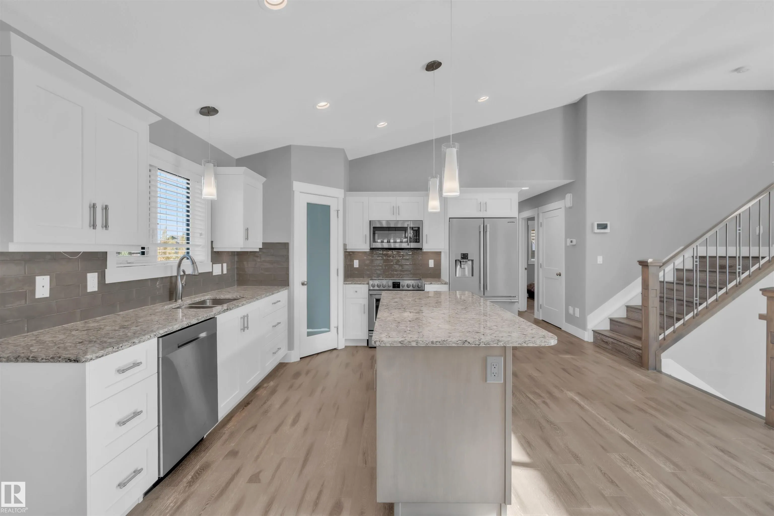 1406 18 Avenue