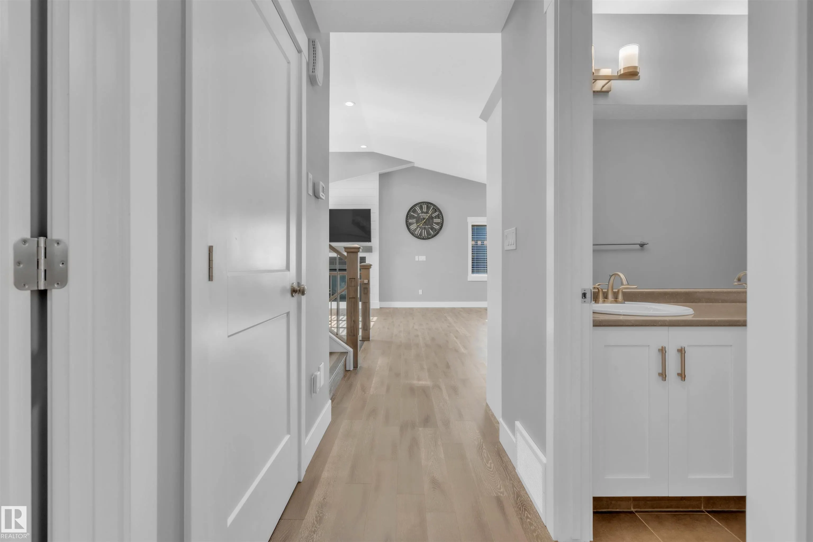 1406 18 Avenue