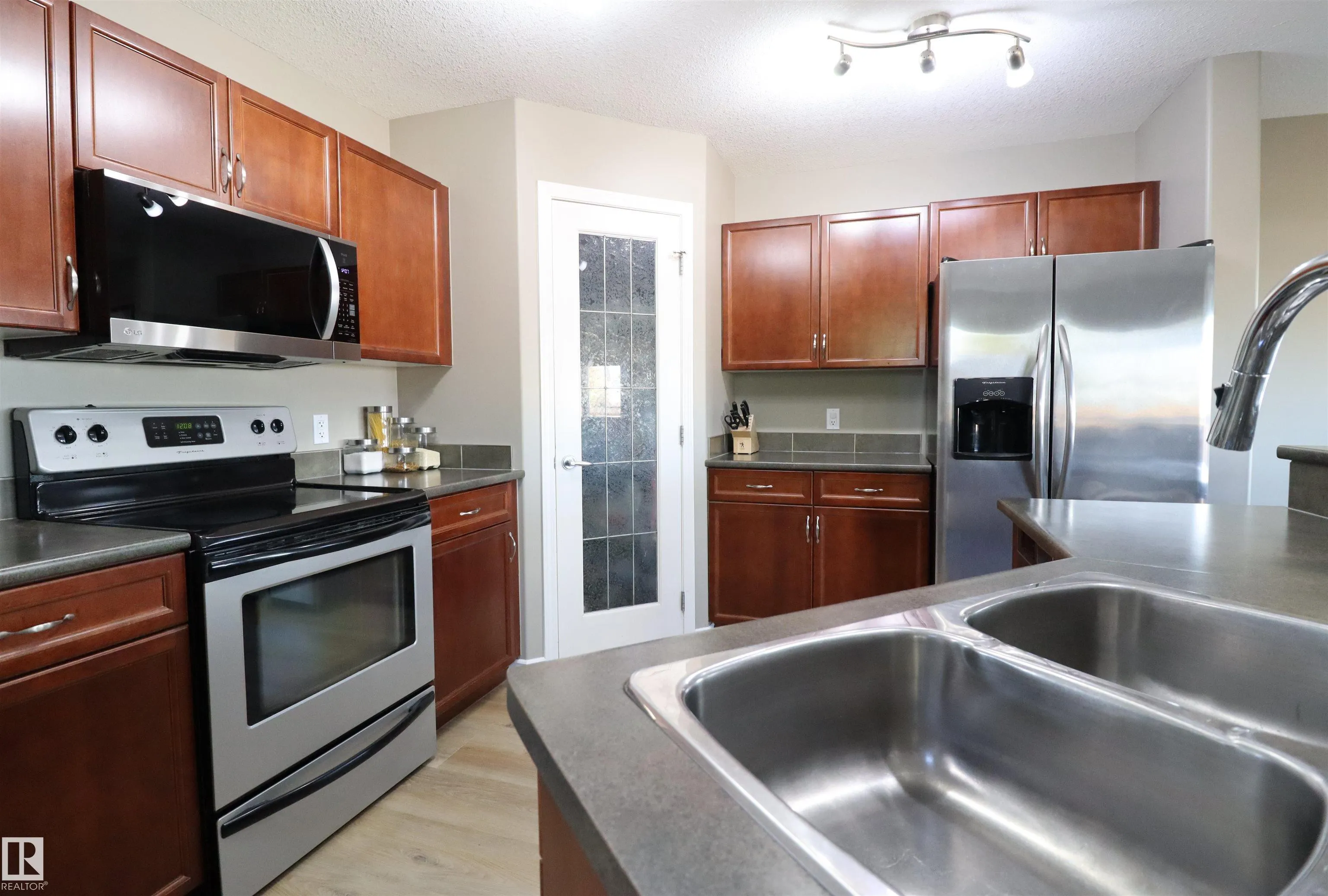 106 Graywood Mews