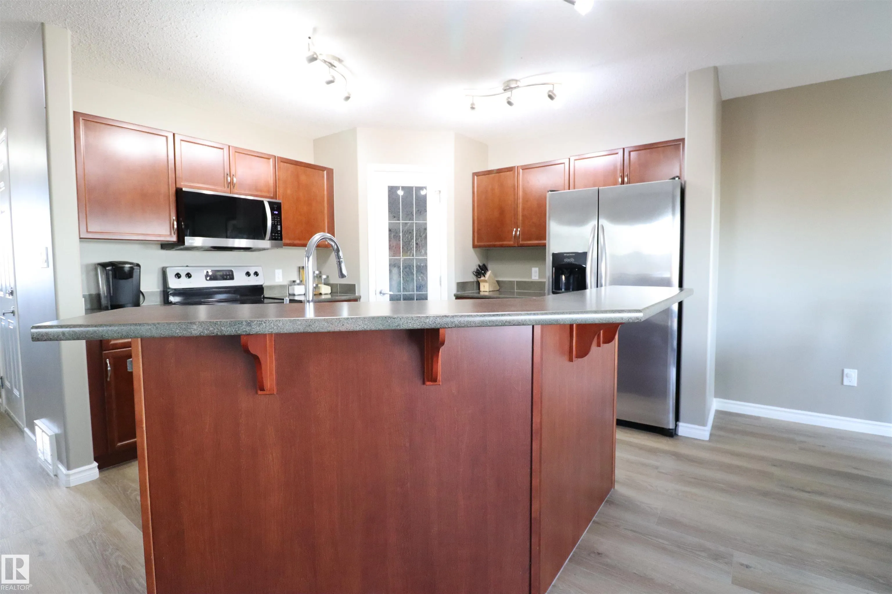 106 Graywood Mews