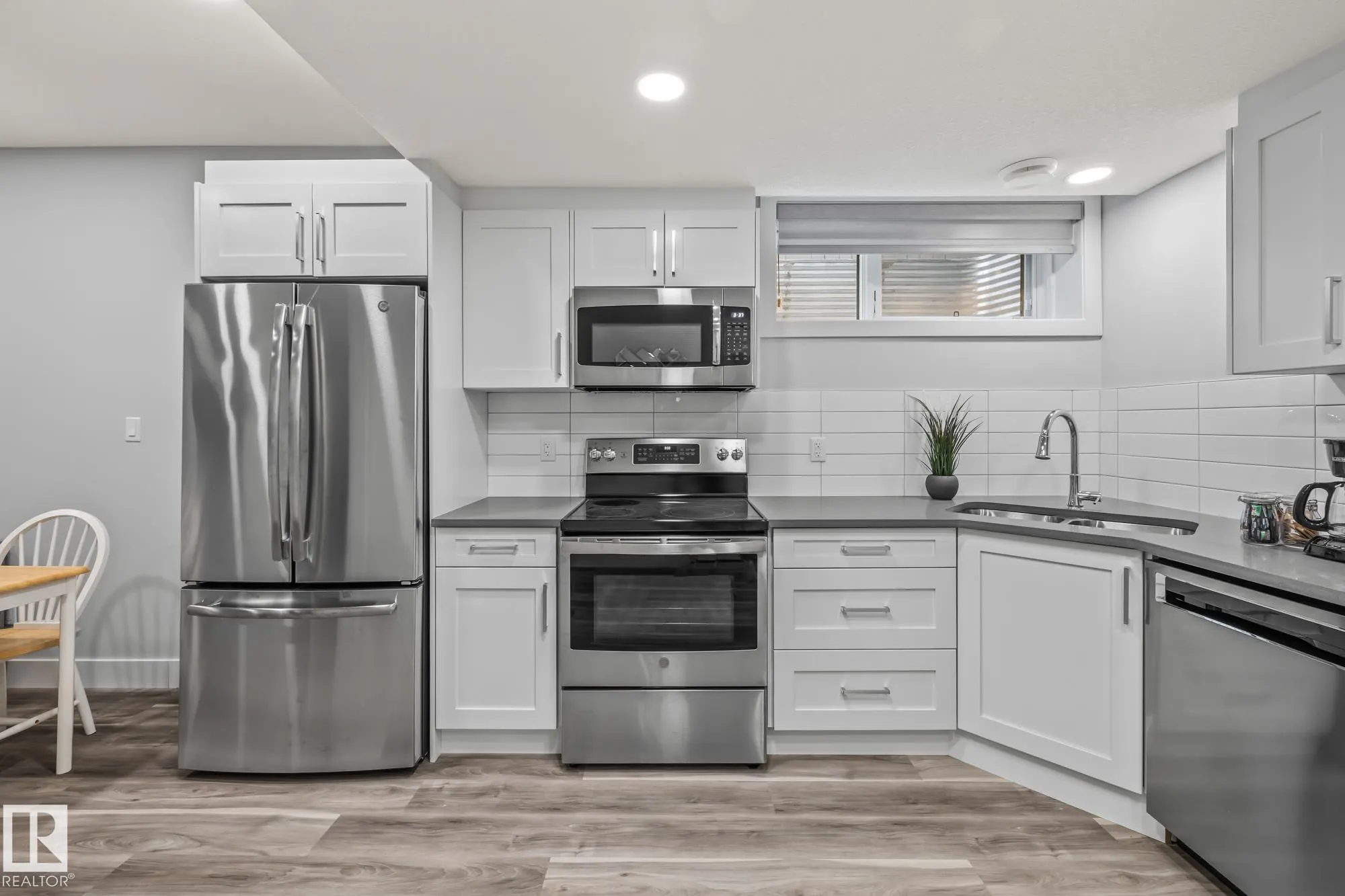 1759 TANAGER Close