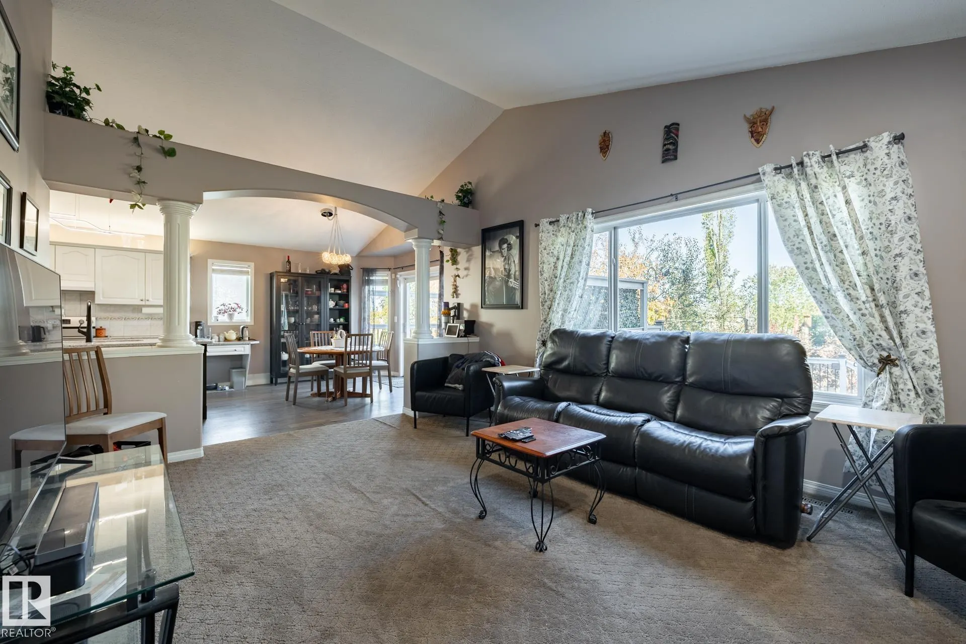 40 DEER PARK Boulevard
