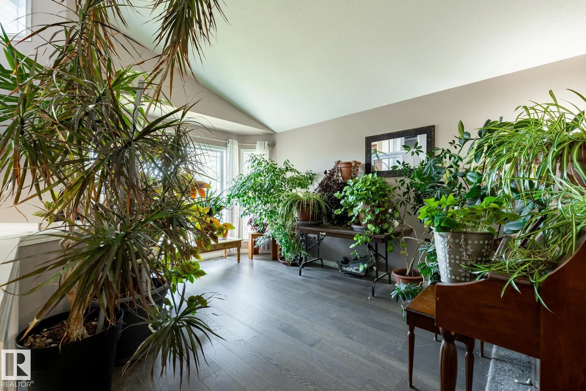 40 DEER PARK Boulevard