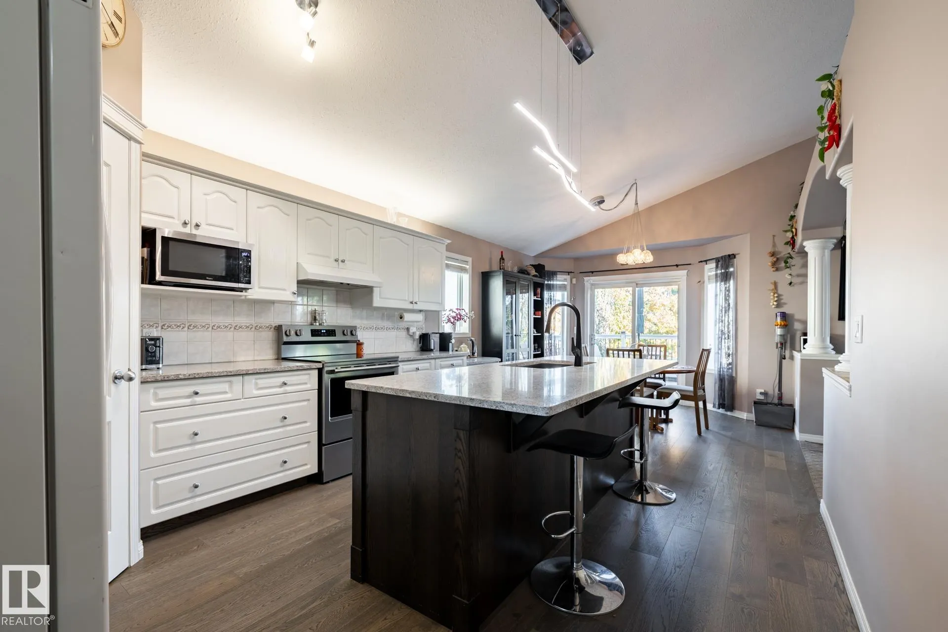 40 DEER PARK Boulevard