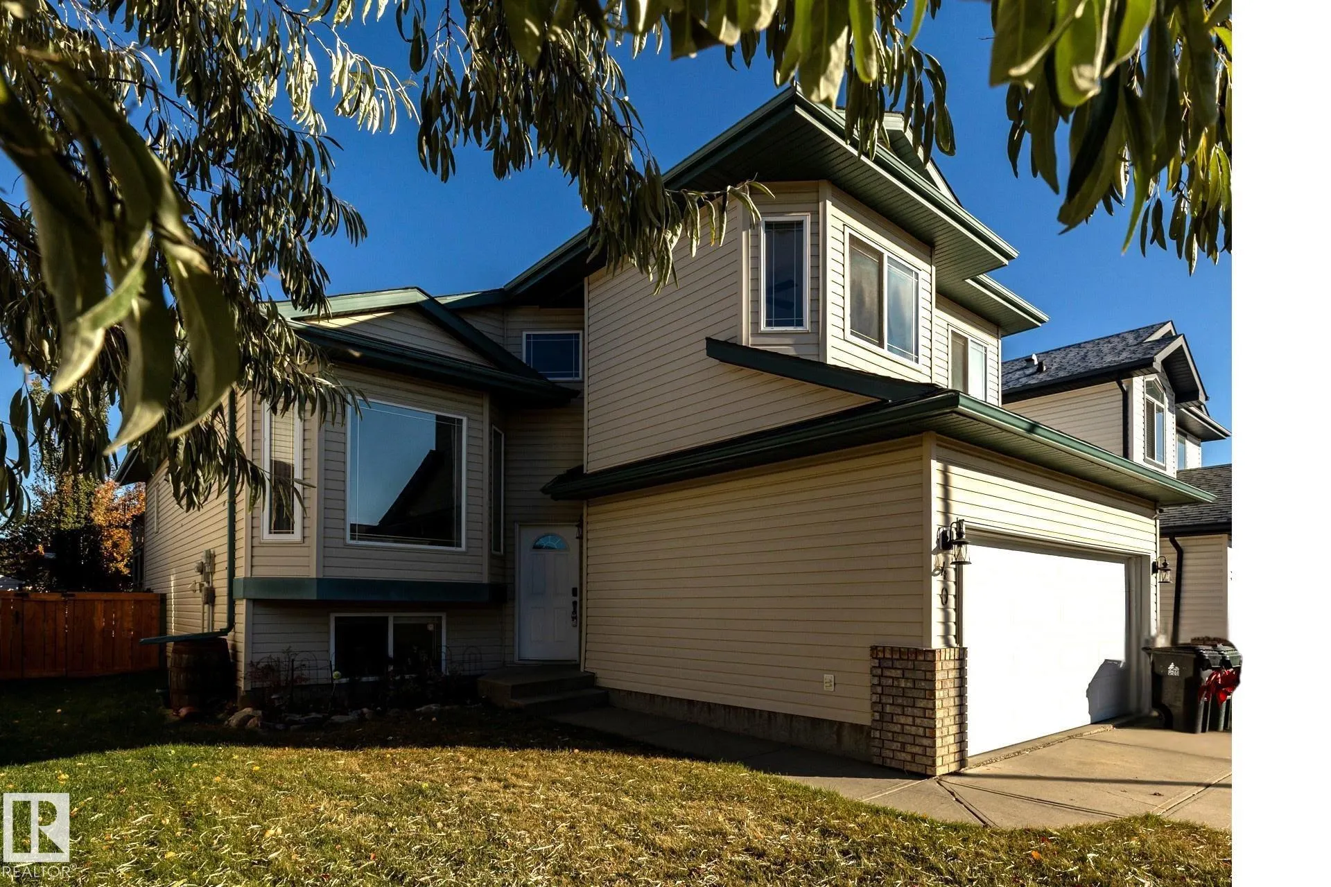 40 DEER PARK Boulevard