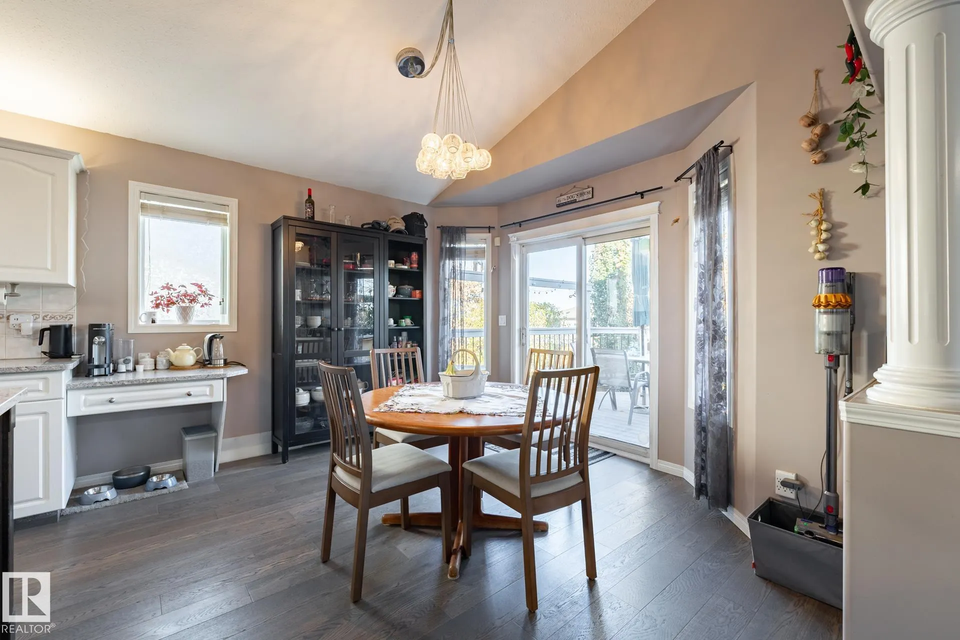 40 DEER PARK Boulevard